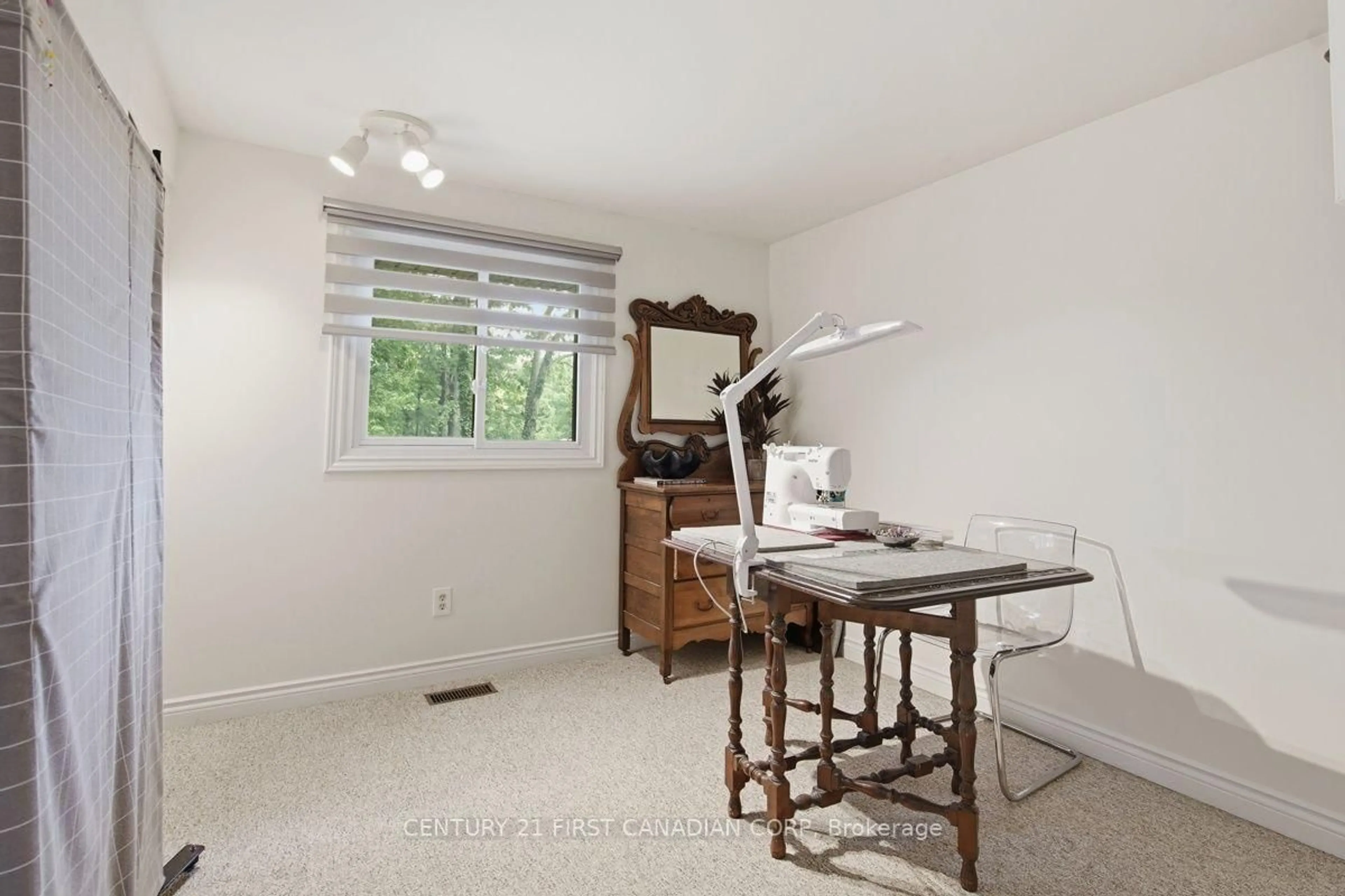 A pic of a room for 46 Ski Valley Cres, London South Ontario N6K 3H3