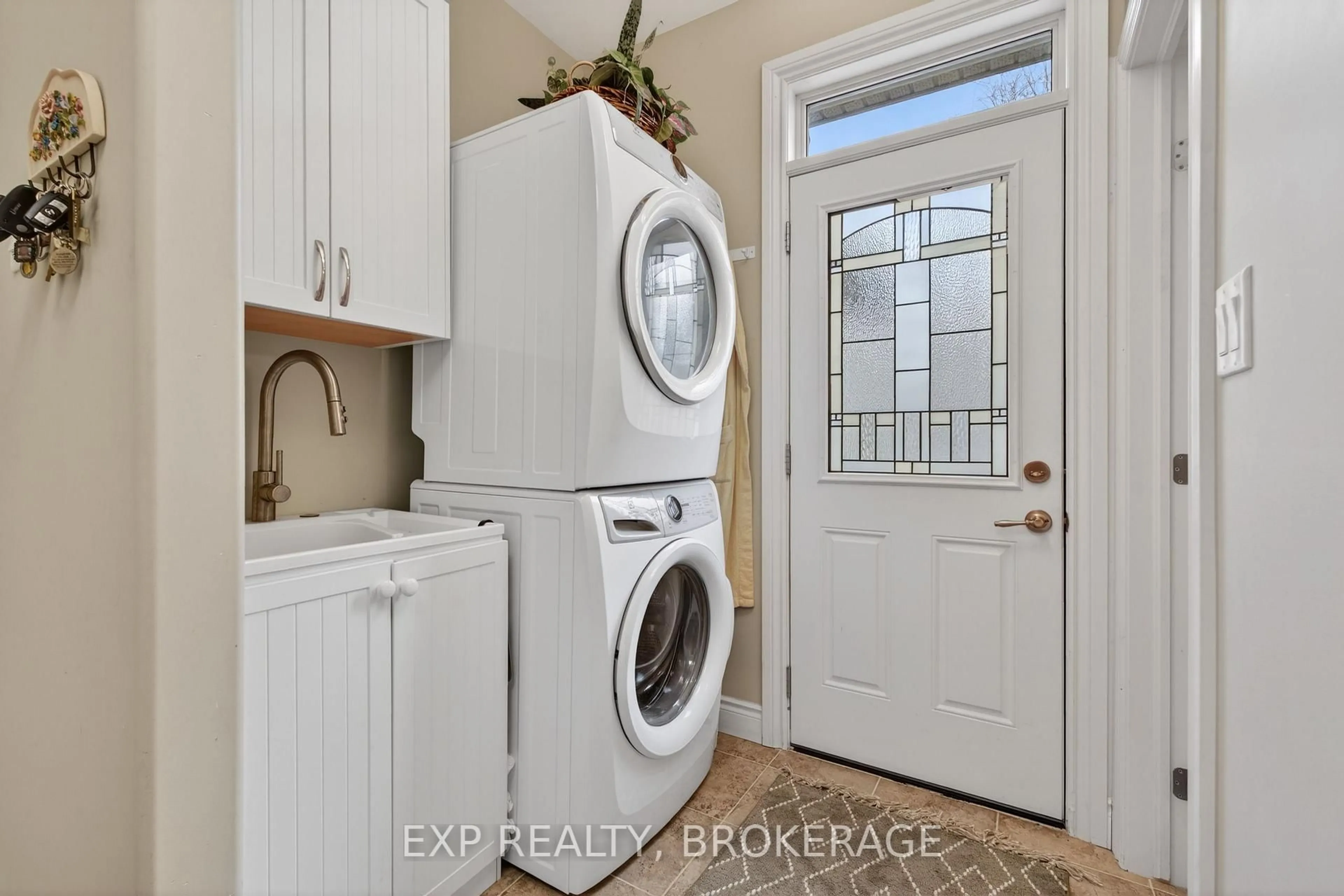 Laundry room for 24 ADMIRAL'S Crt, Bath Ontario K0H 1G0