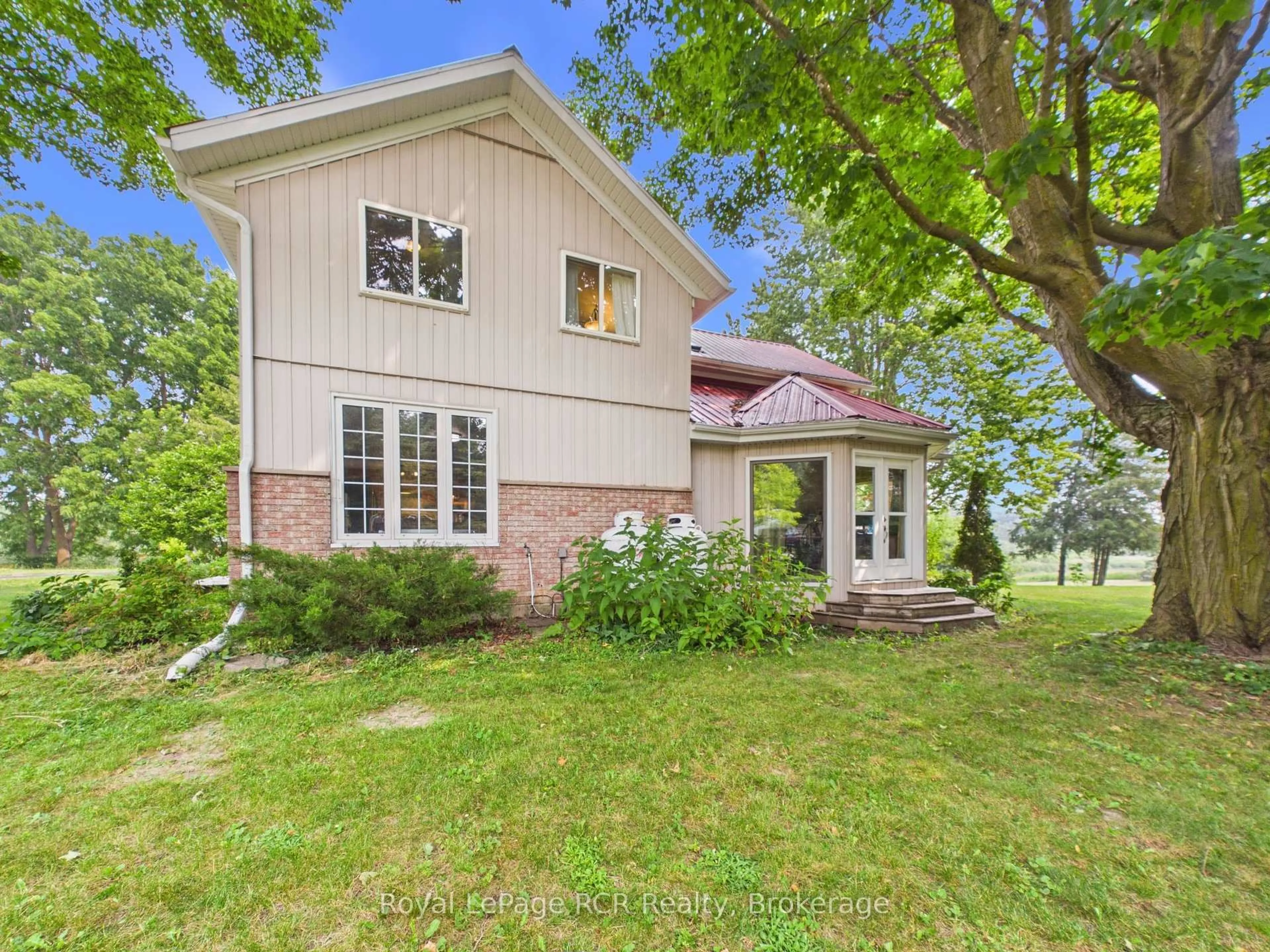 Unknown for 2055 Princess St, Howick Ontario N0G 1X0