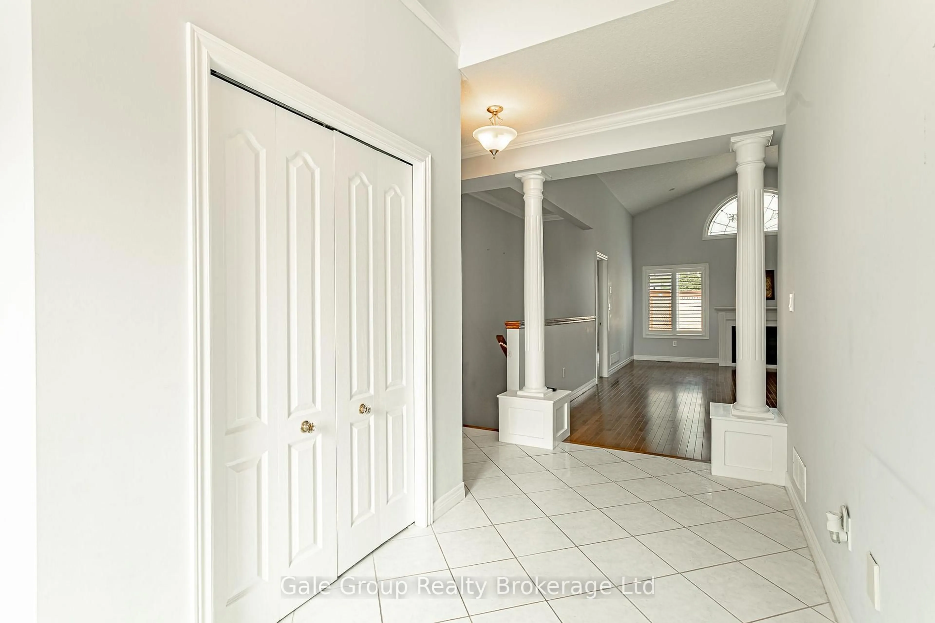 Indoor entryway for 603 Fox Hollow Crt, Woodstock Ontario N4T 1W3