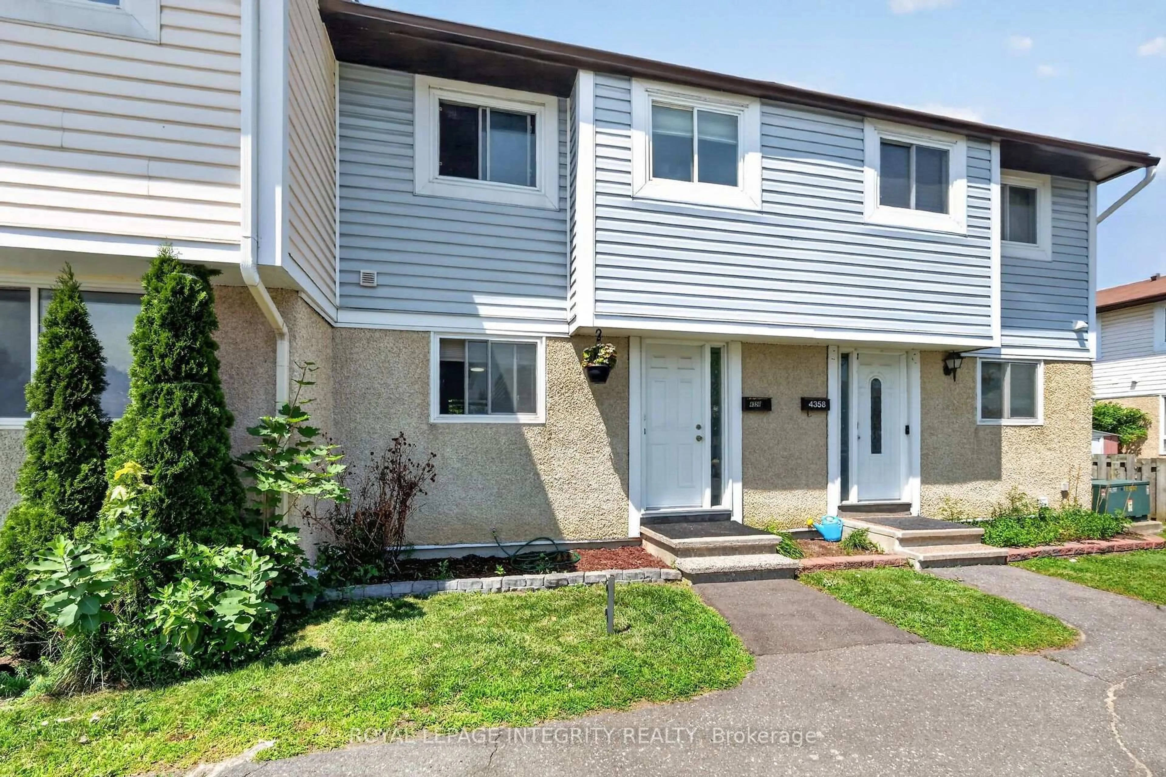 Home with vinyl exterior material, street for 4356 Stella Cres, Ottawa Ontario K1J 8T7
