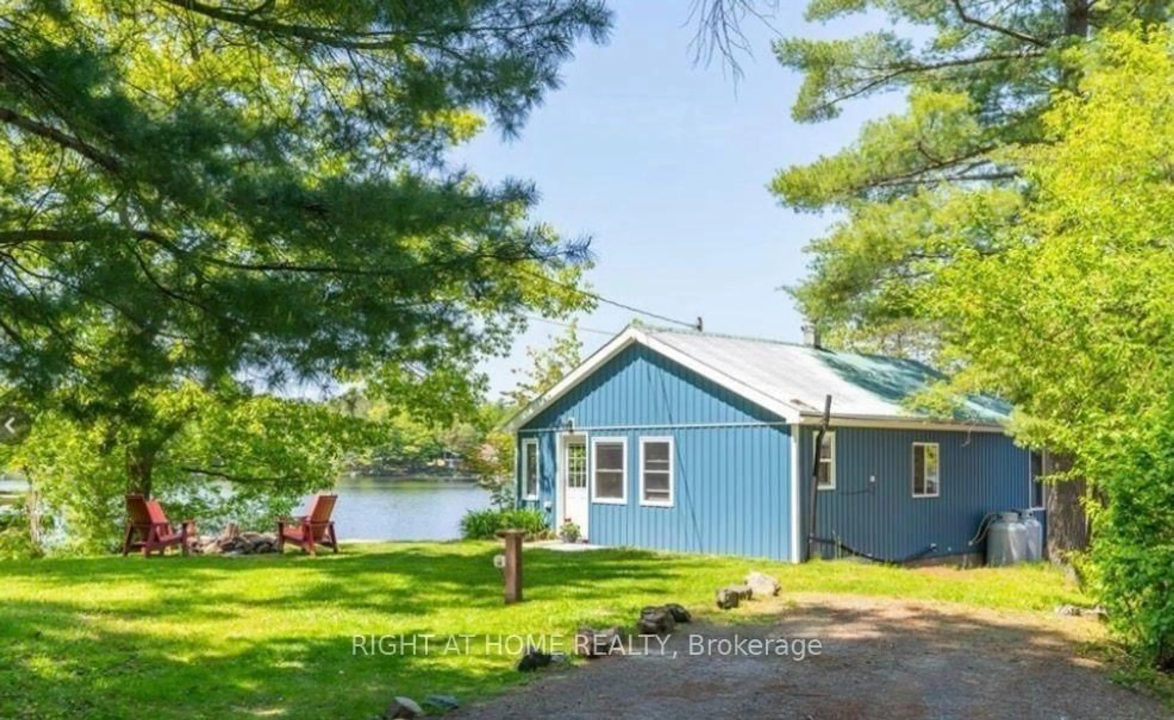 A pic from outside/outdoor area/front of a property/back of a property/a pic from drone, unknown for 1190 South Morrison Lake Rd, Gravenhurst Ontario P0E 1G0