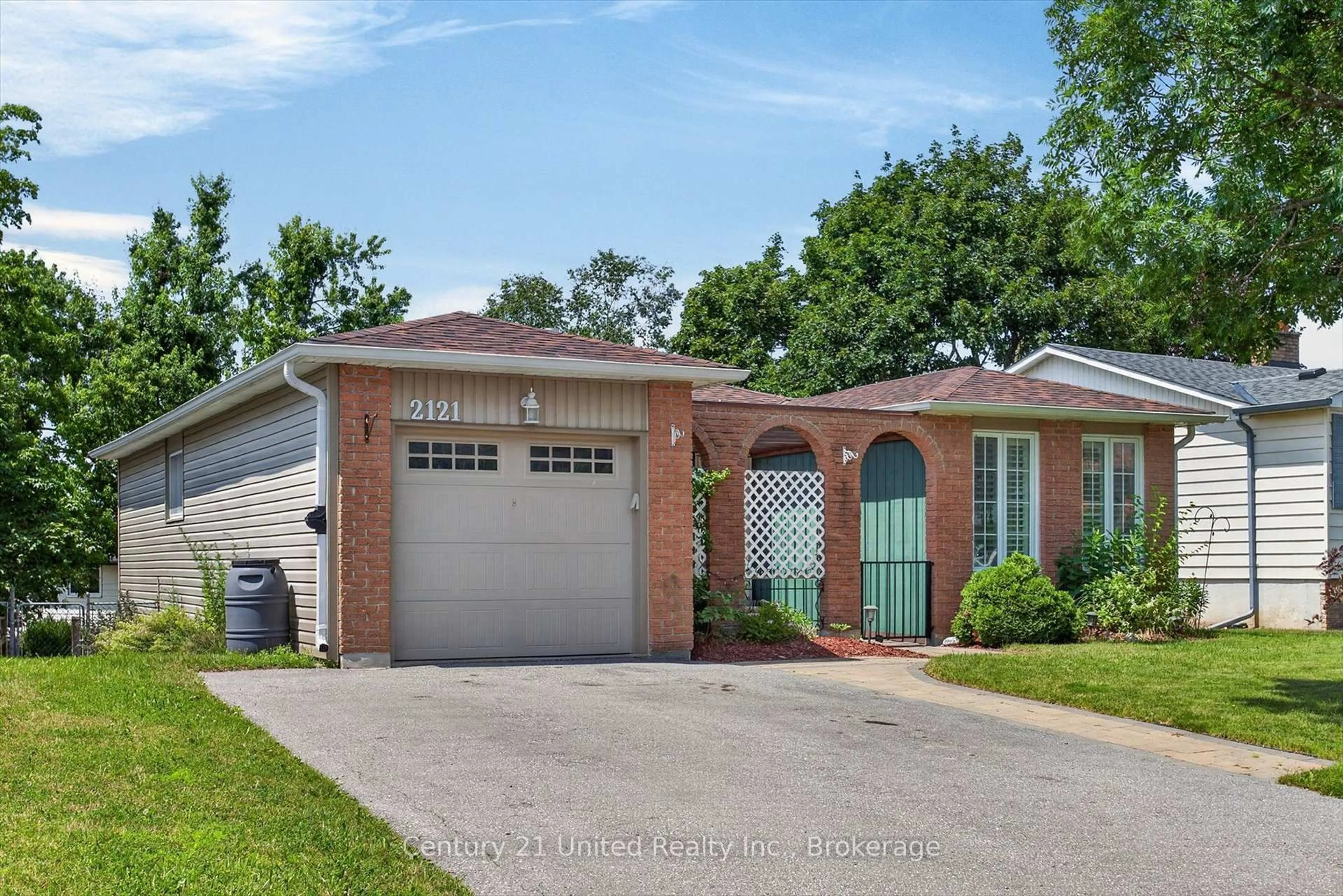 Home with brick exterior material, street for 2121 Meadowview Rd, Peterborough Ontario K9L 1S5