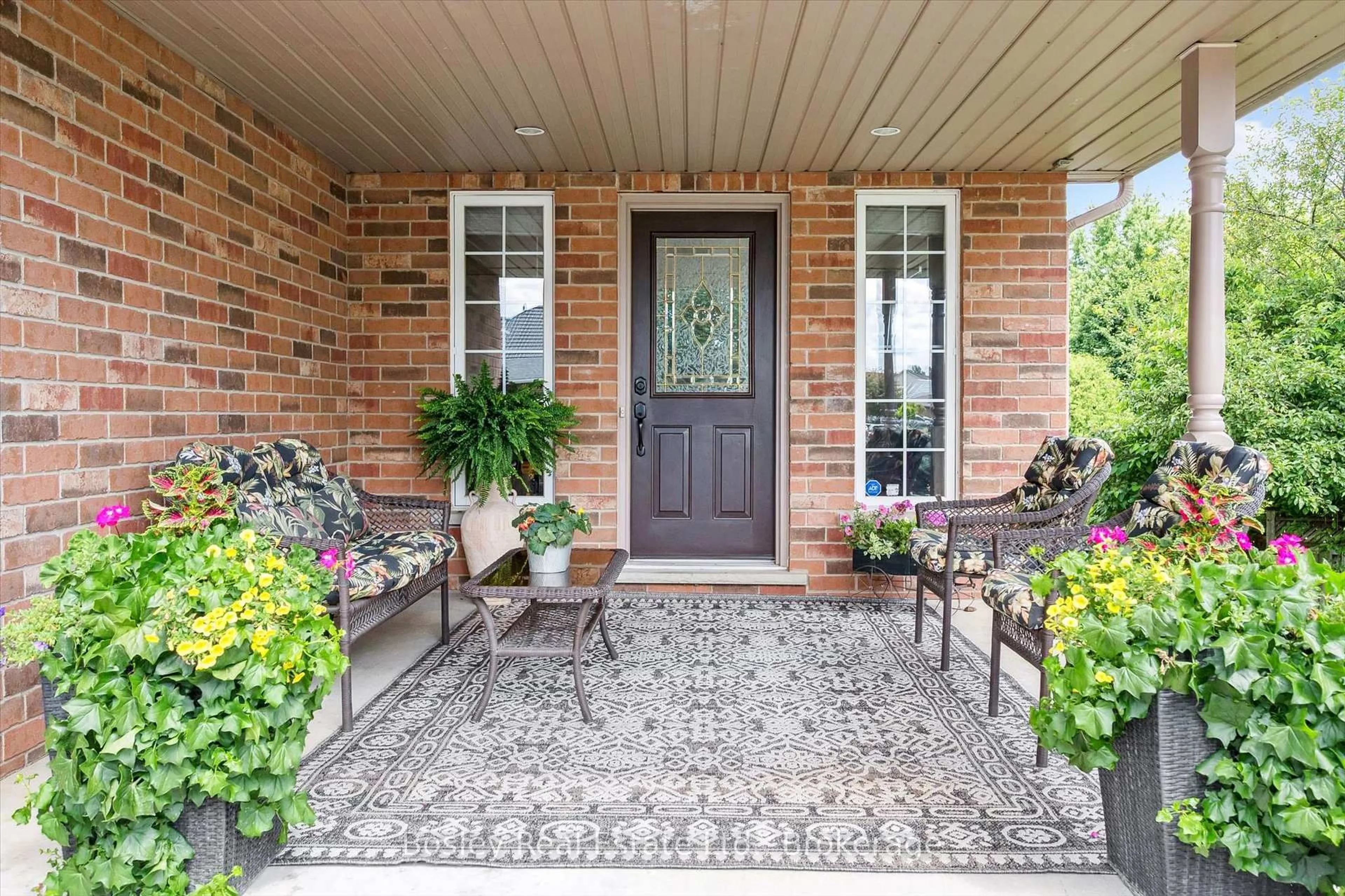 Indoor entryway for 37 Munroe Cres, Guelph Ontario N1G 5E5