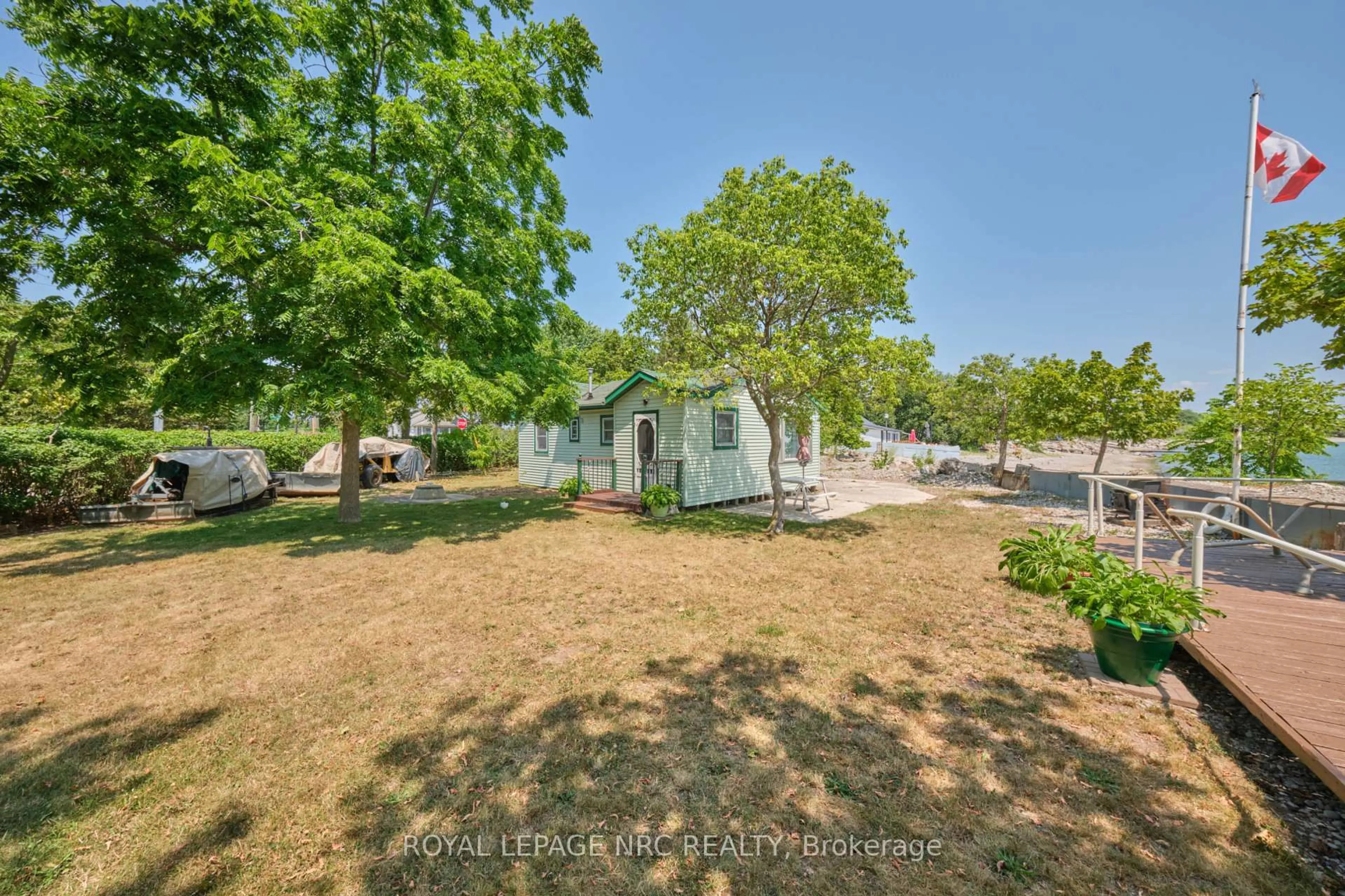 A pic from outside/outdoor area/front of a property/back of a property/a pic from drone, street for 5 Mohawk Point Rd, Haldimand Ontario N0A 1K0