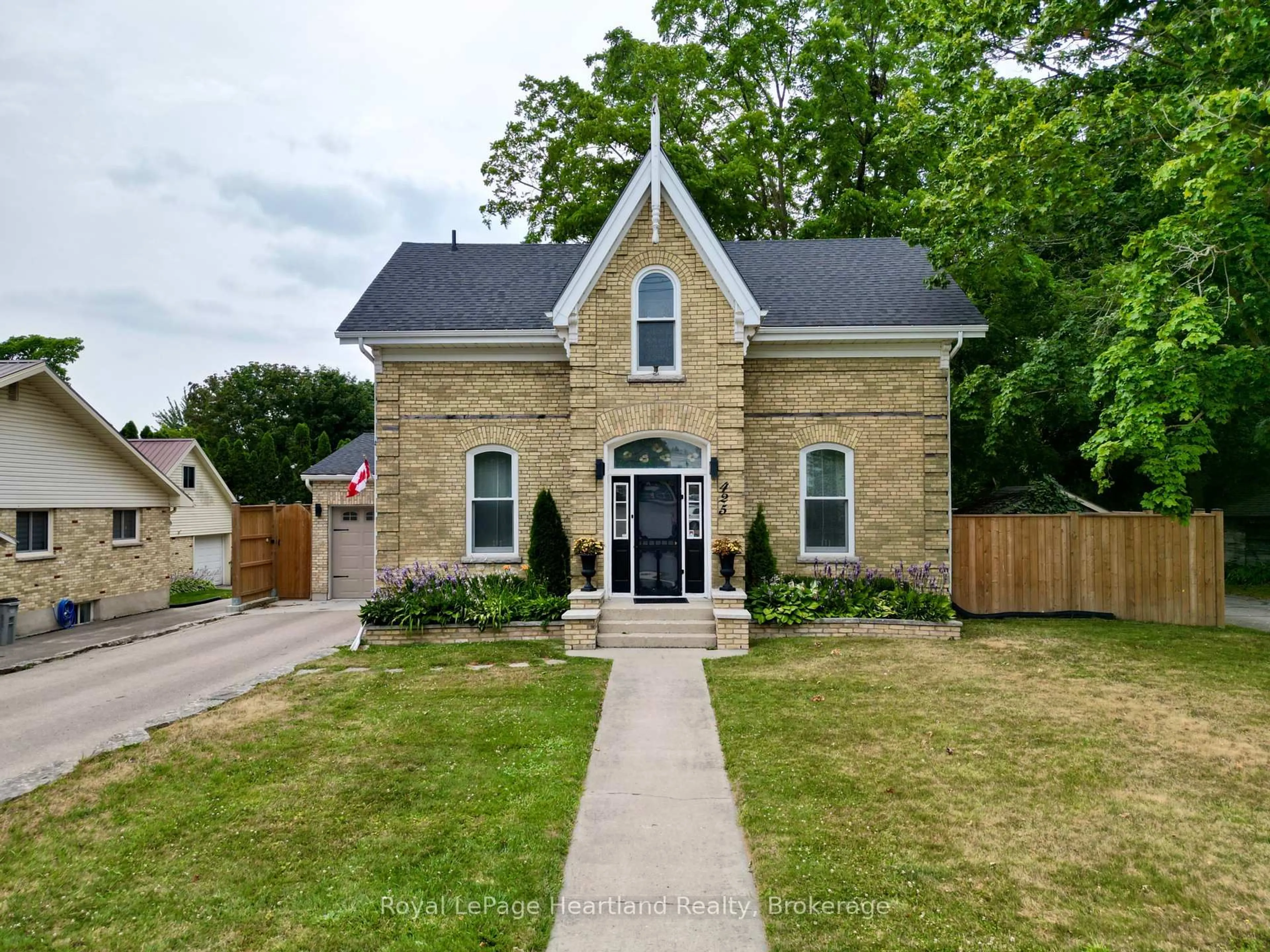 Home with brick exterior material, street for 425 William St, South Huron Ontario N0M 1S2