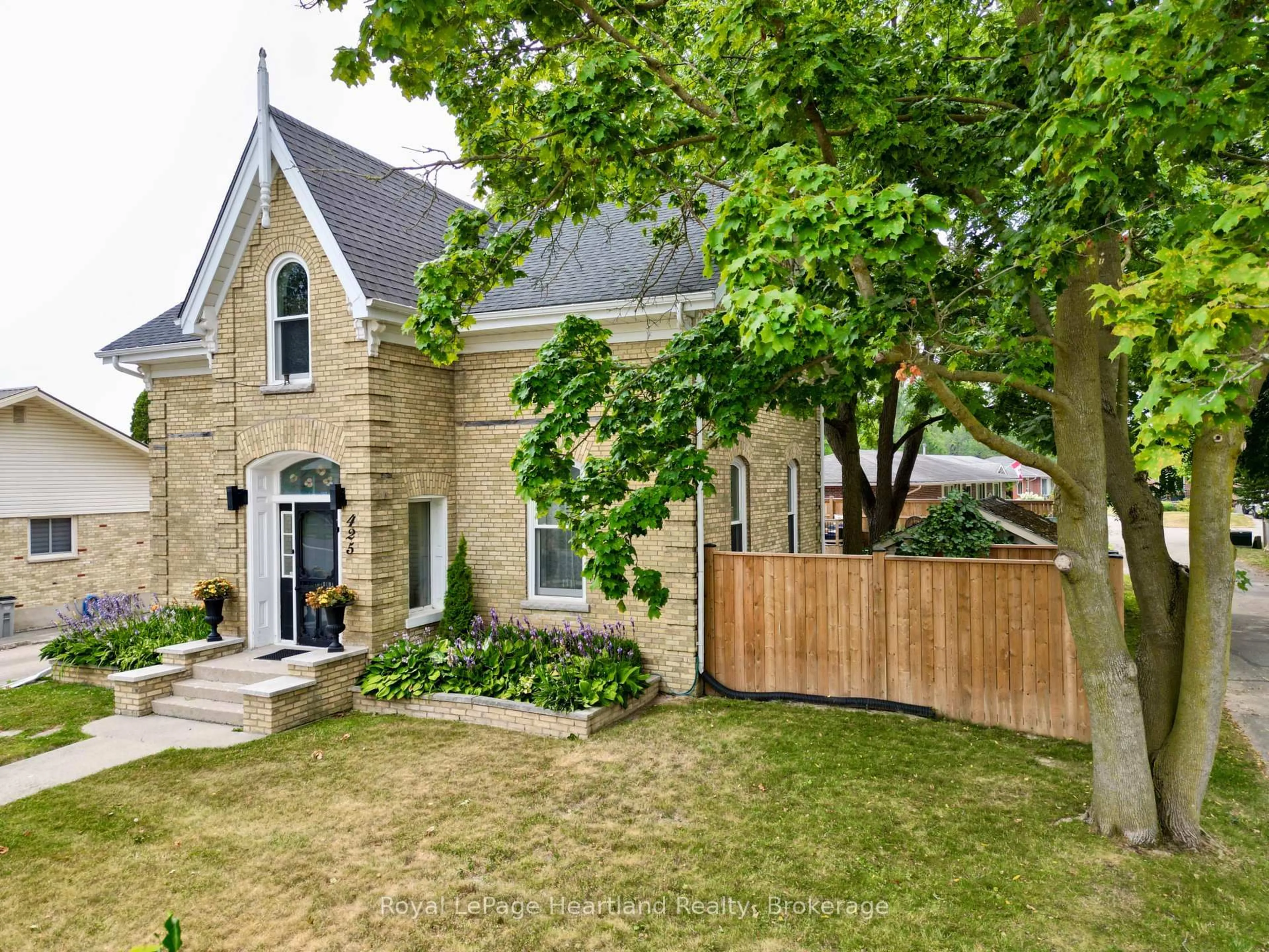 Home with brick exterior material, street for 425 William St, South Huron Ontario N0M 1S2