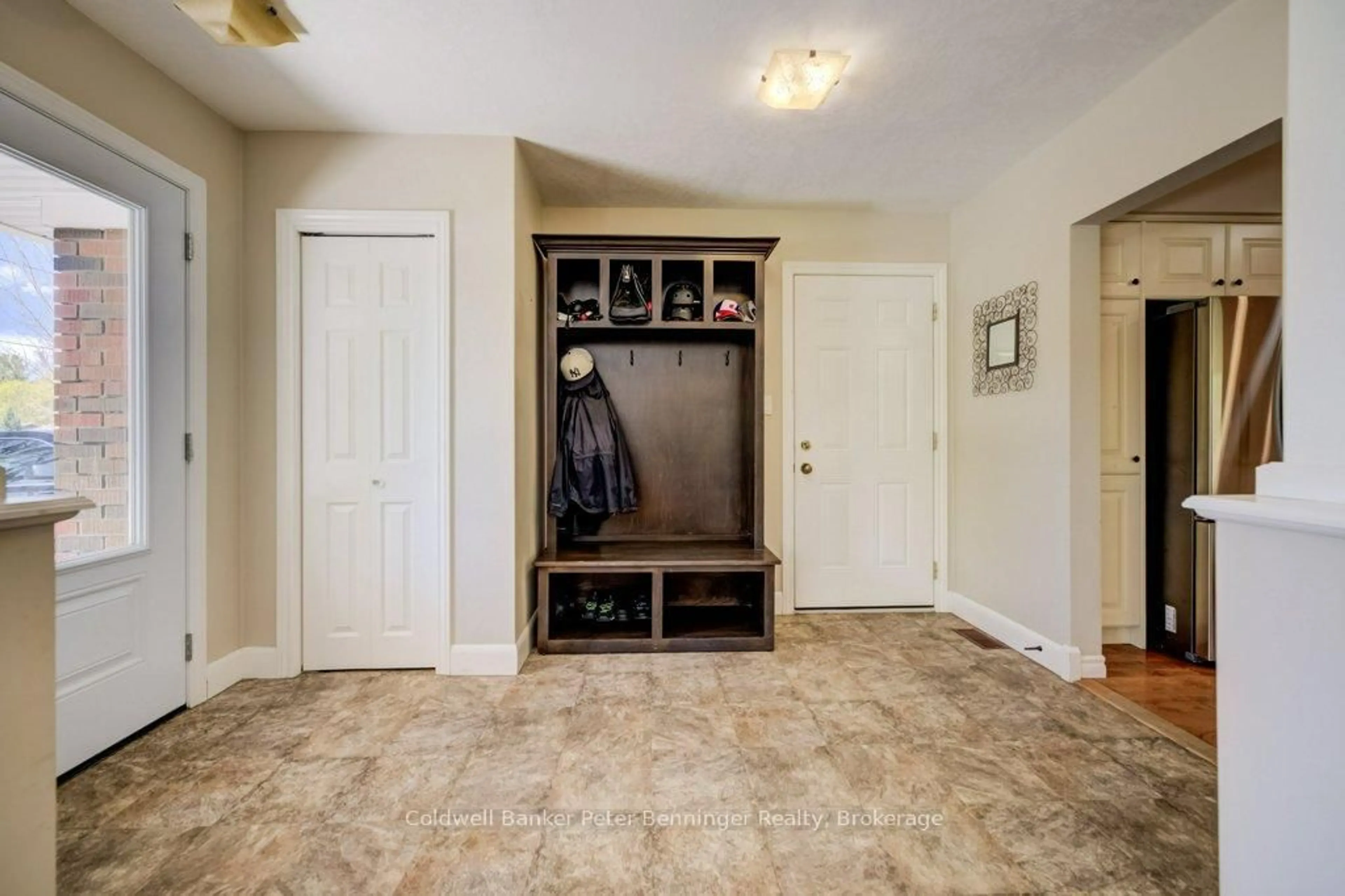 Indoor entryway for 24 Mullen Dr, Brockton Ontario N0G 2V0