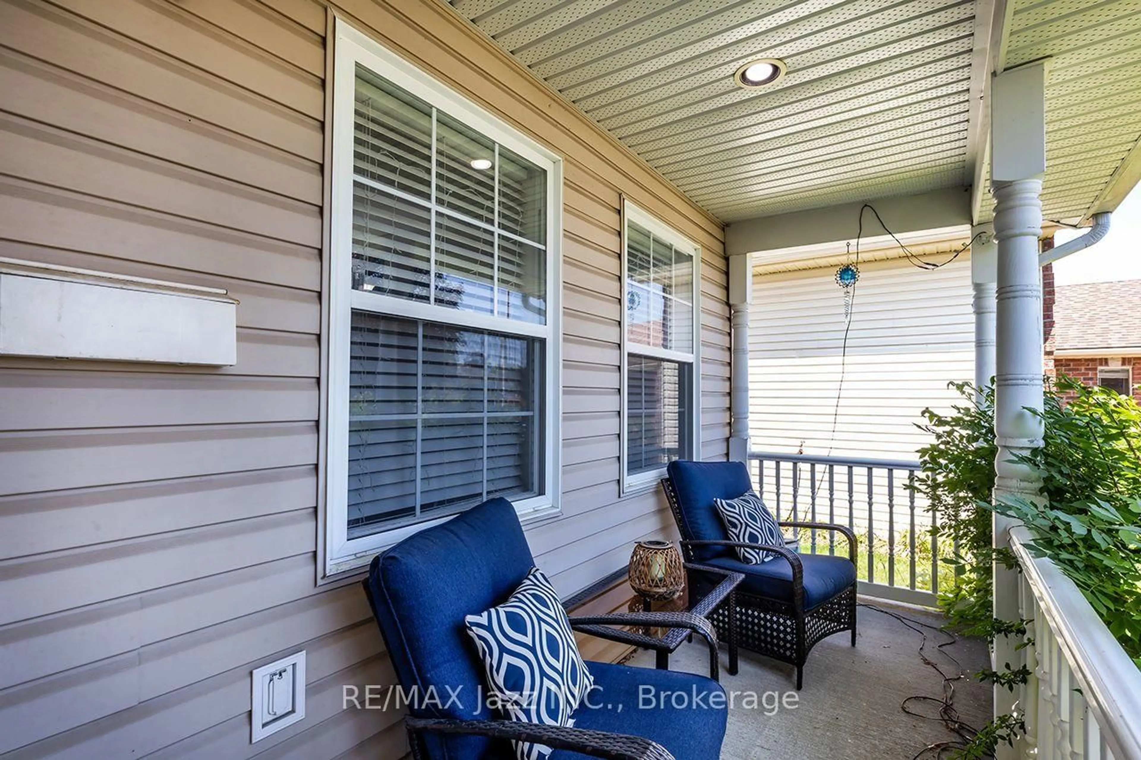 Patio, water/lake/river/ocean view for 26 Glenn Dr, Quinte West Ontario K8V 6E3