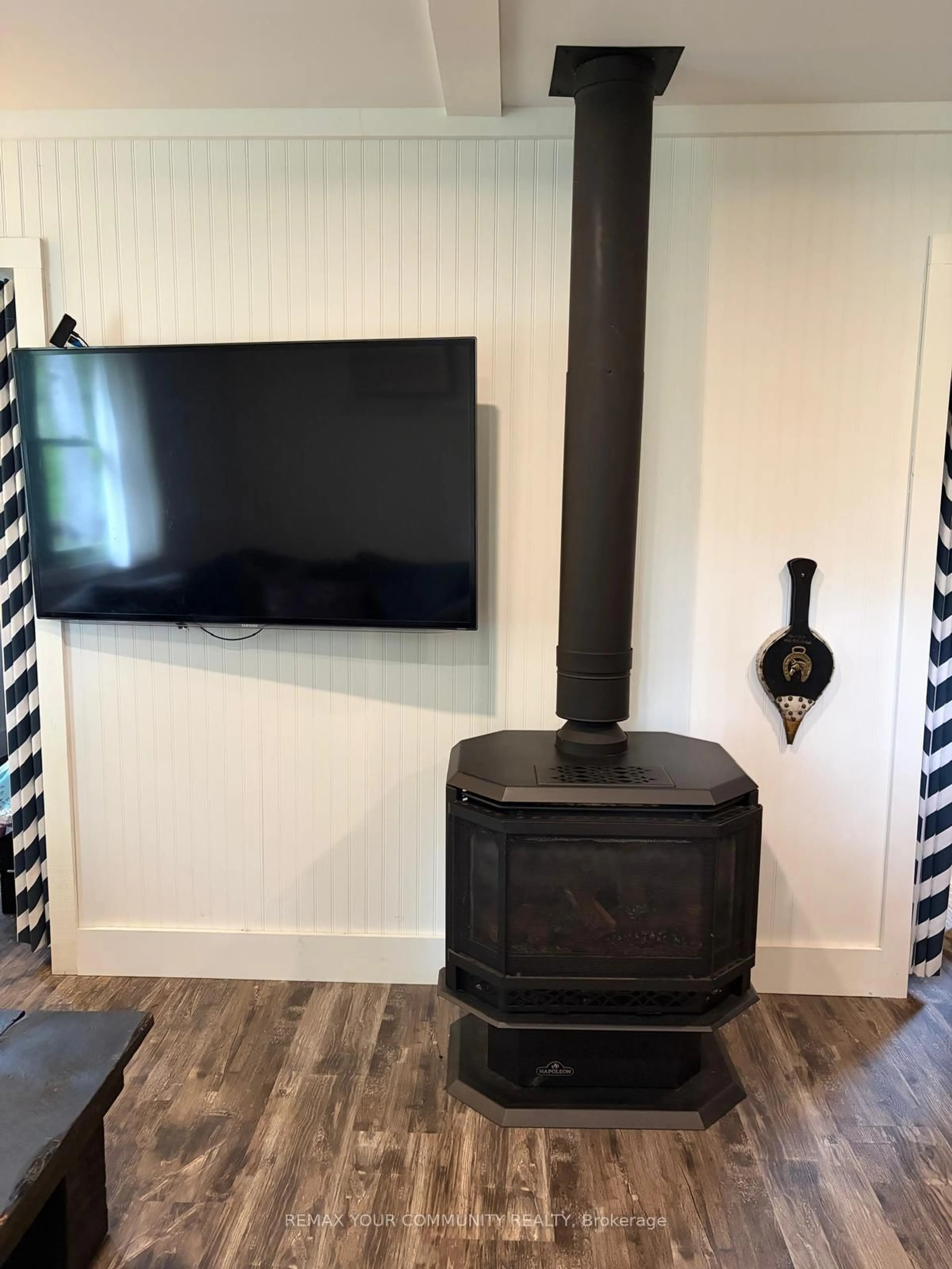Home theater for 42 Fire Route 342, Trent Lakes Ontario K0M 1R0