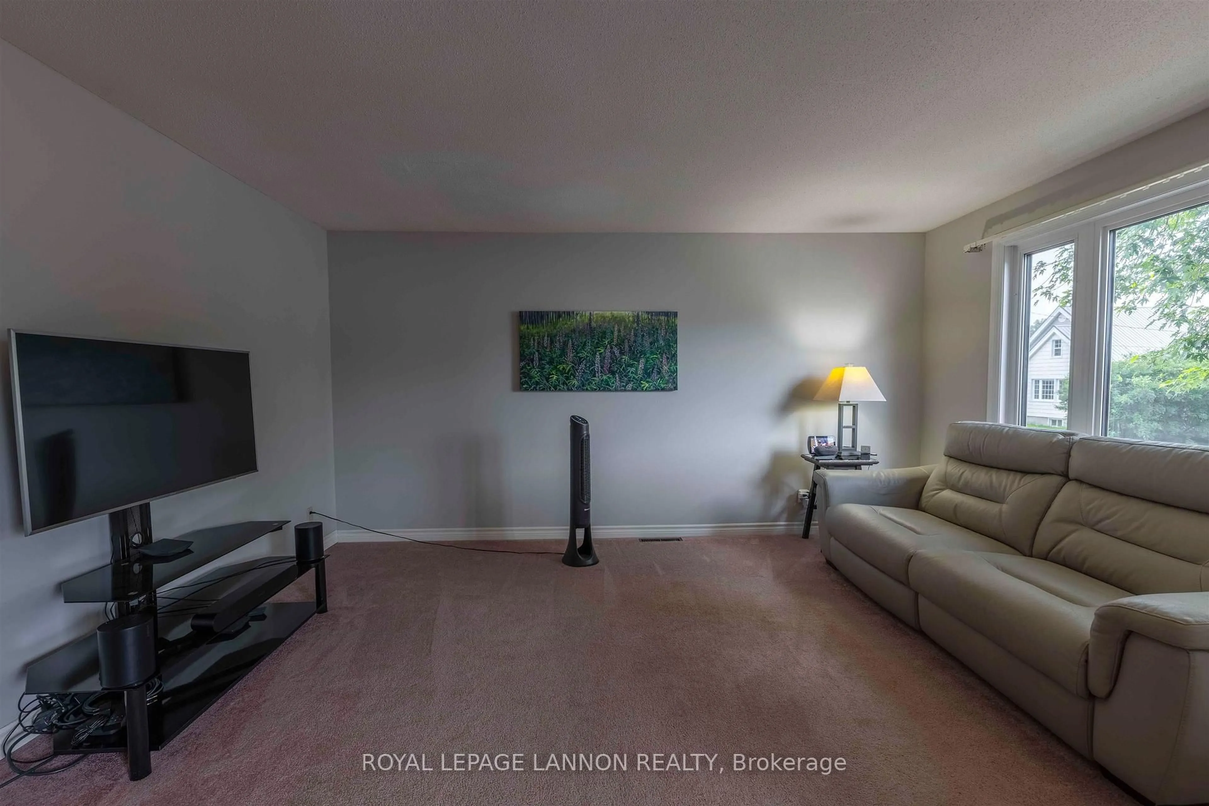 A pic of a room for 79 ALGONQUIN Ave, Thunder Bay Ontario P7B 4S7