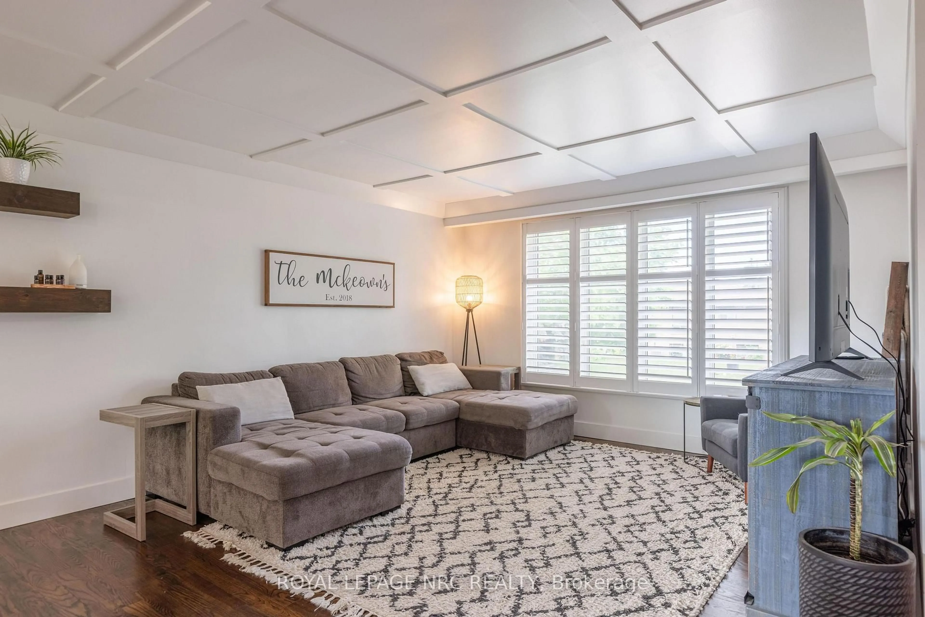 Living room with furniture, unknown for 13 Orlando Dr, St. Catharines Ontario L2N 6V5