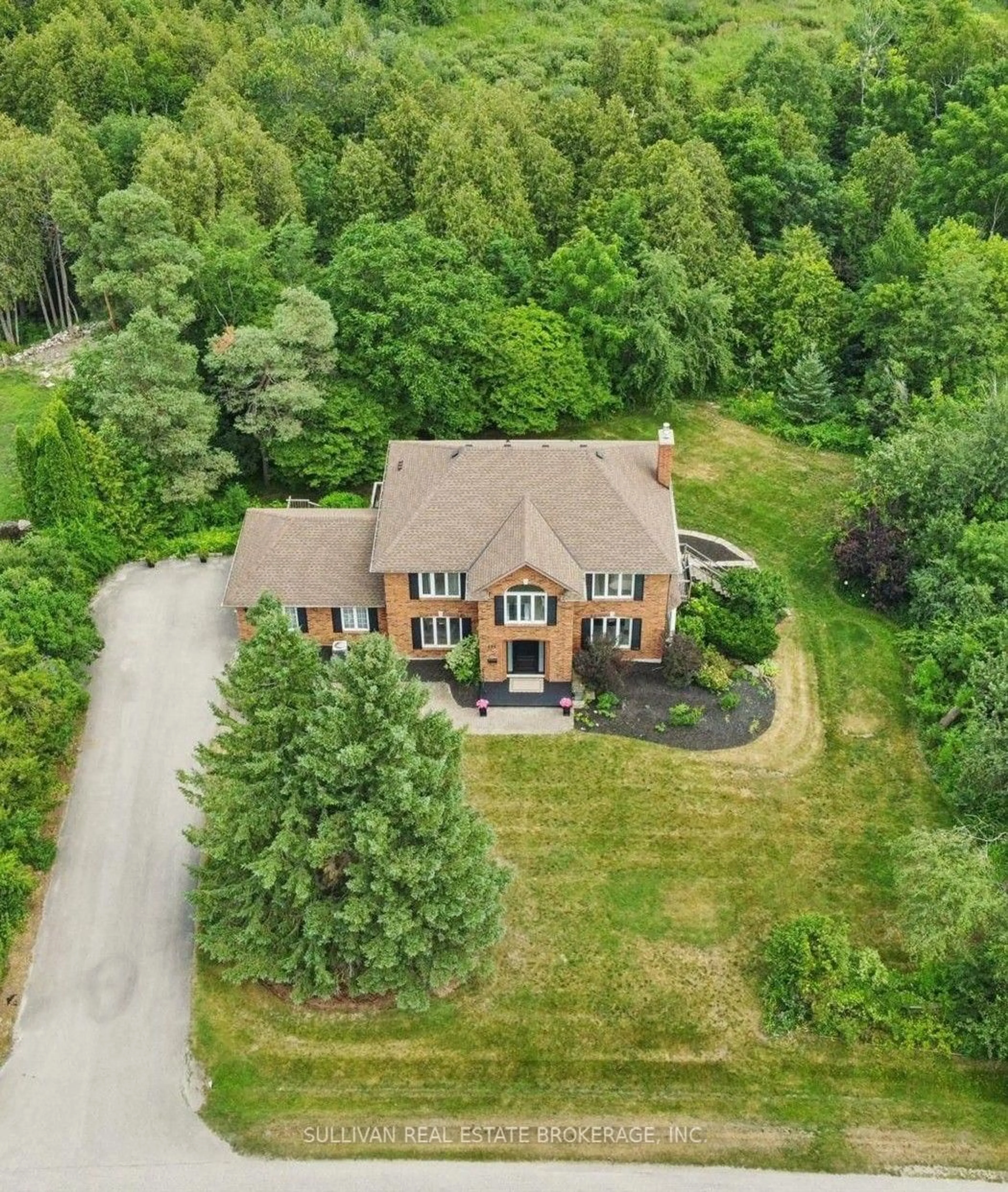 A pic from outside/outdoor area/front of a property/back of a property/a pic from drone, street for 105 Cobblestone Pl, Guelph/Eramosa Ontario N0B 2K0