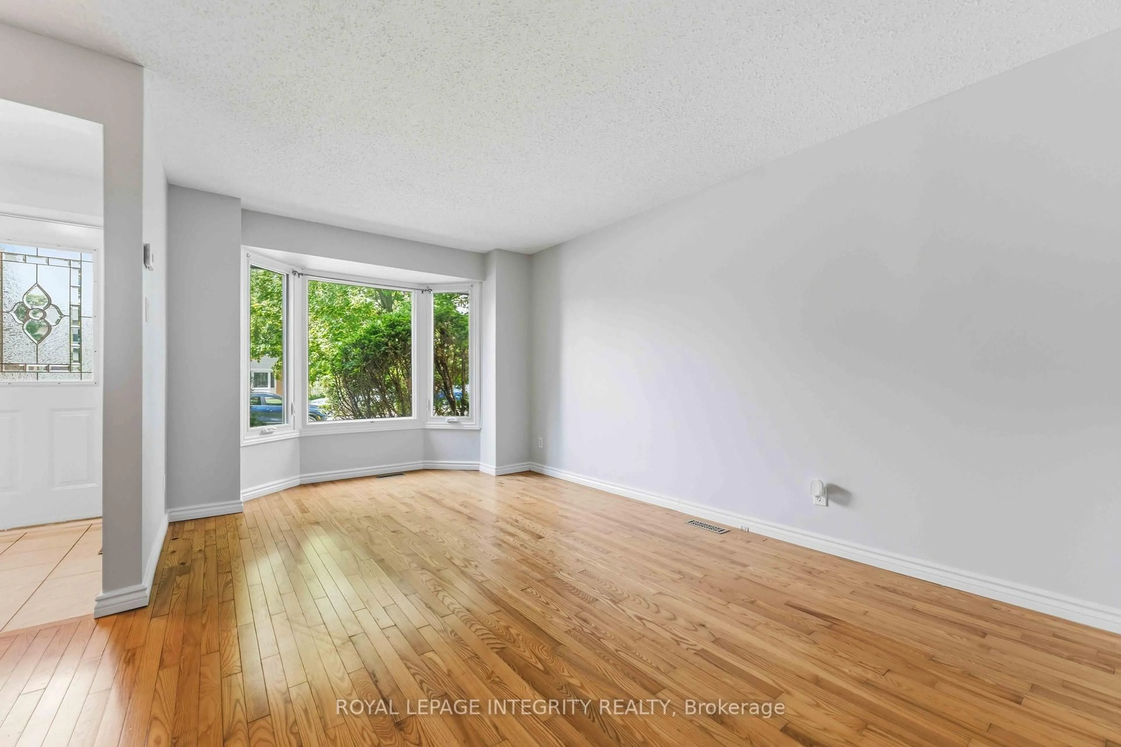 A pic of a room for 1455 Bradshaw Cres, Ottawa Ontario K1B 5G1