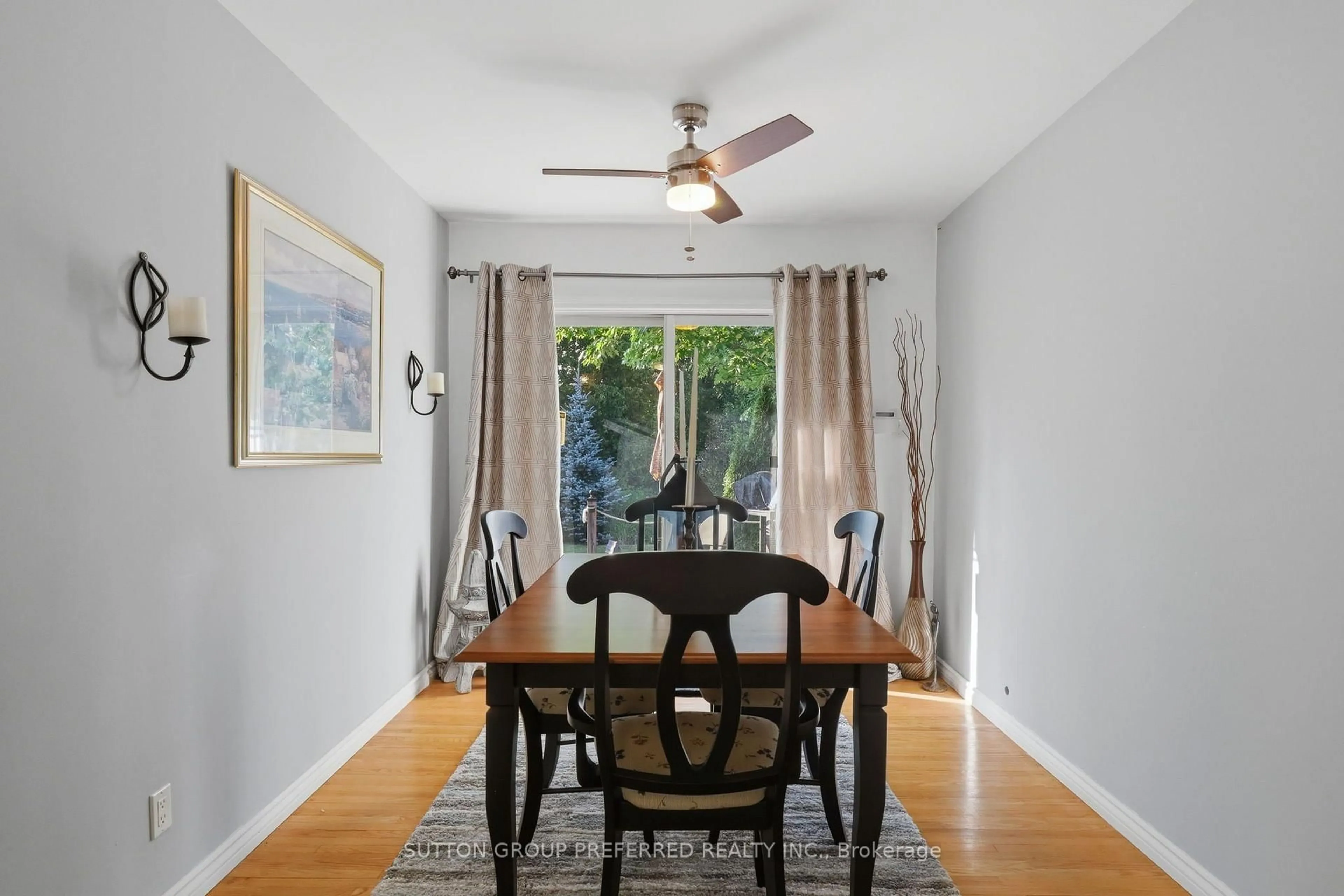 Dining room, wood/laminate floor for 415 Randol Dr, London South Ontario N6J 1C5