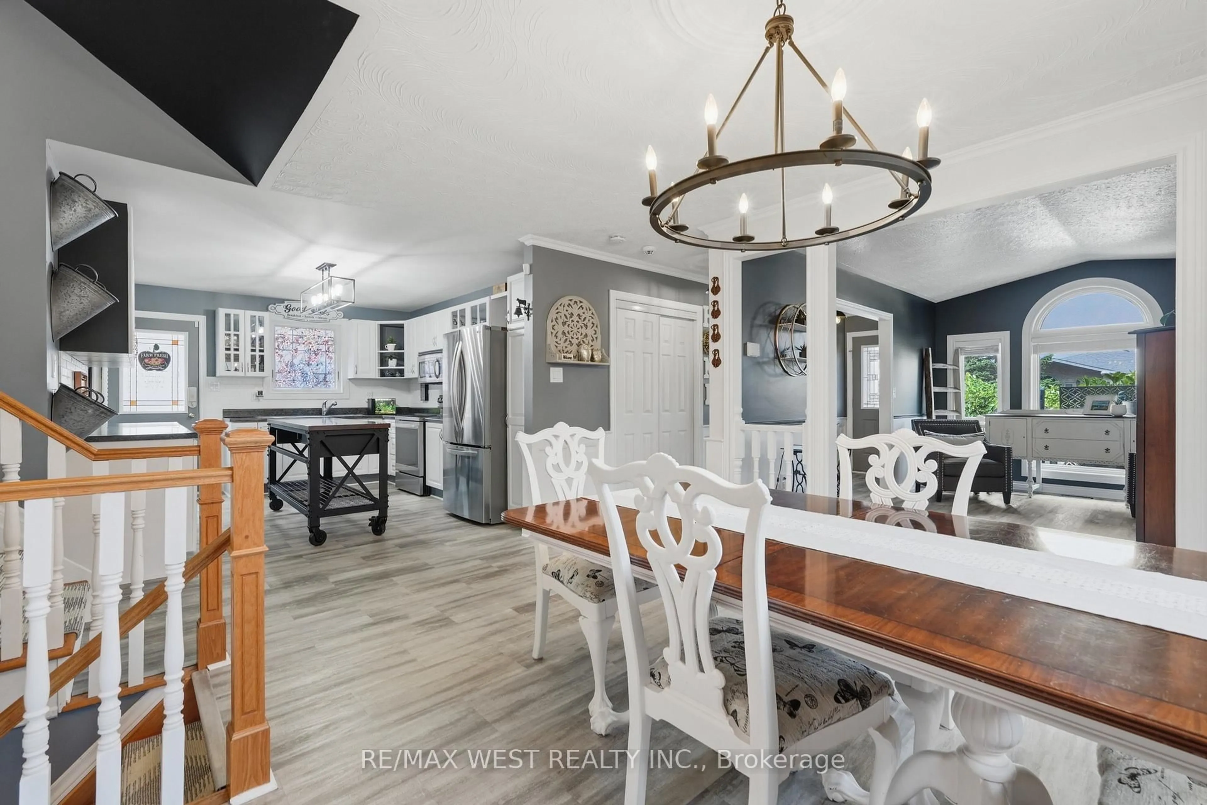 Open concept kitchen, unknown for 515 Berkindale Dr, Hamilton Ontario L8E 5B7