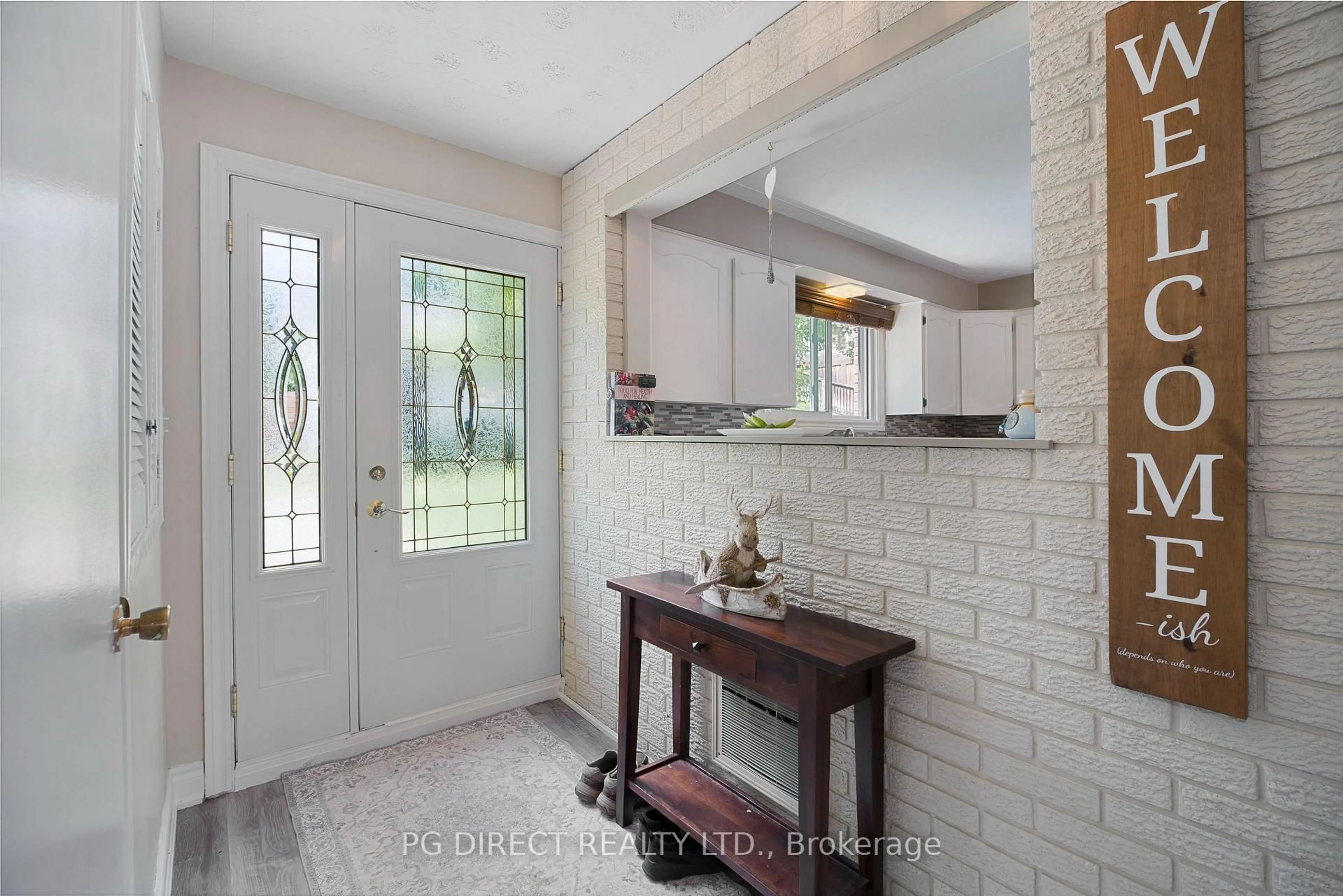 Indoor entryway for 13 Sure Strike Rd, East Ferris Ontario P0H 1B0