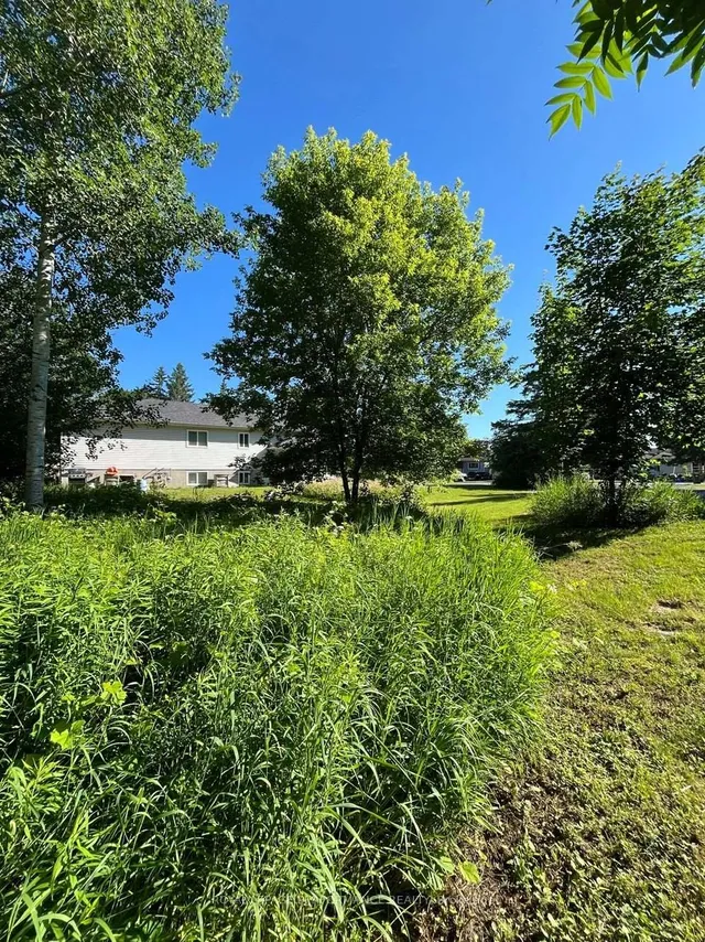 37 and 35A Cloverloft Crt, Stittsville 5