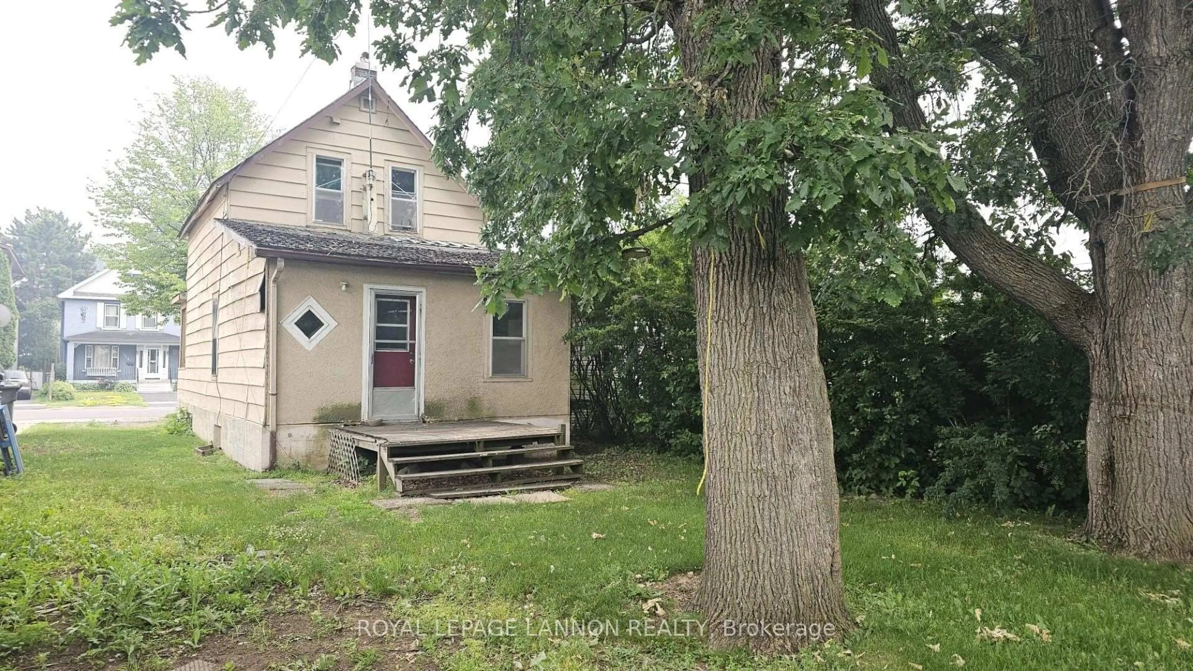 Unknown for 161 Amelia St, Thunder Bay Ontario P7E 3Z5