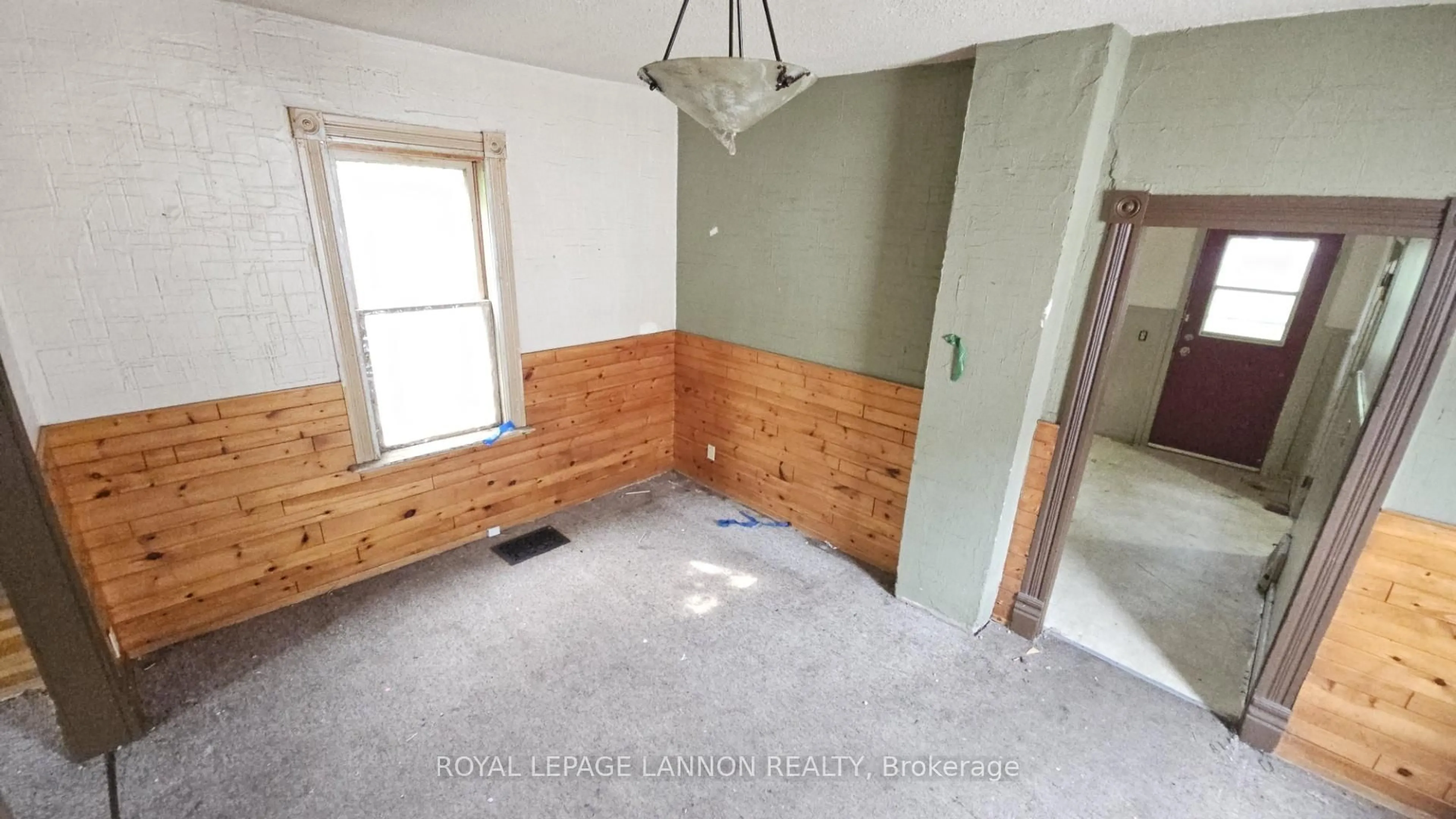 A pic of a room for 161 Amelia St, Thunder Bay Ontario P7E 3Z5