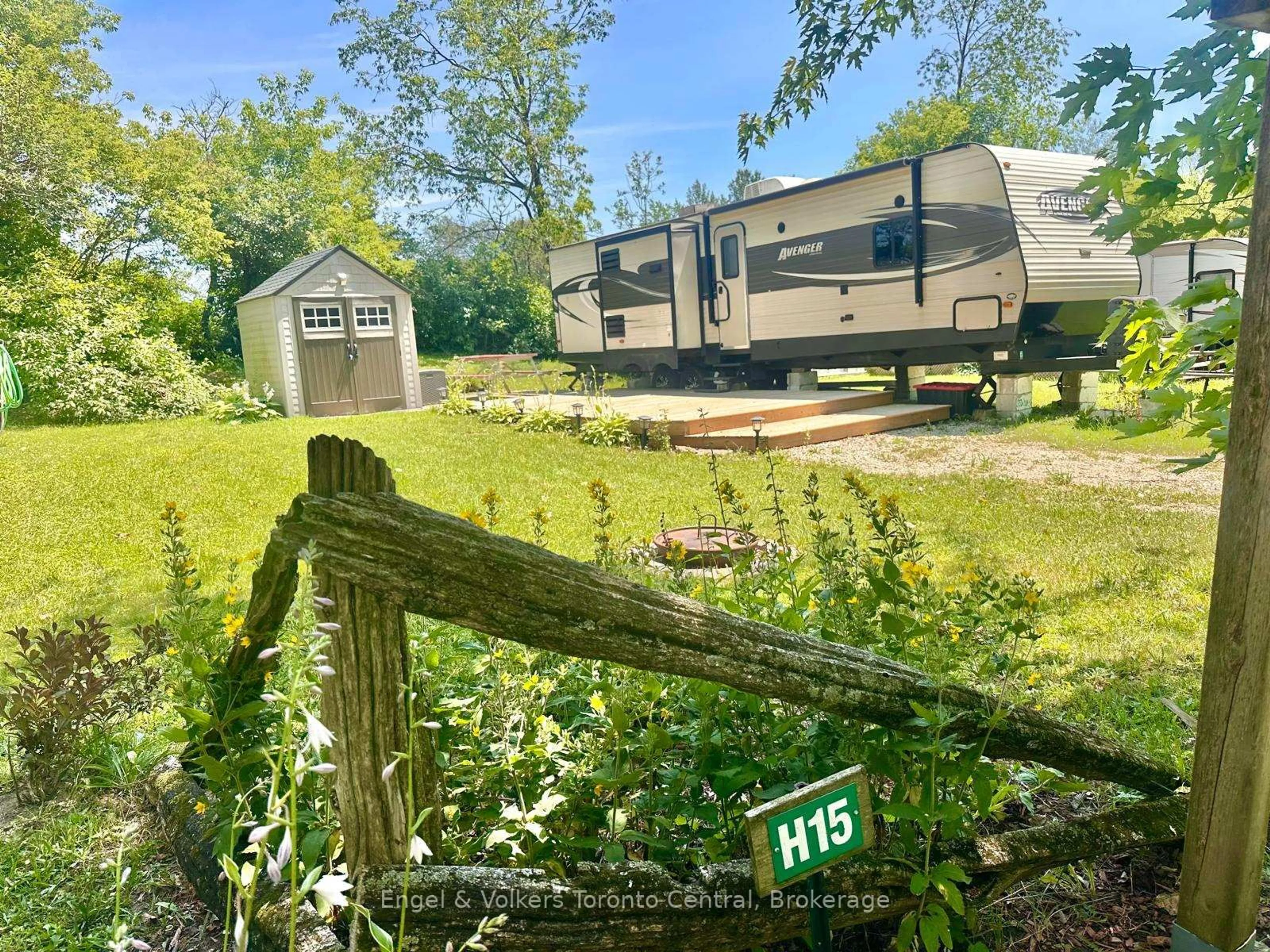 A pic from outside/outdoor area/front of a property/back of a property/a pic from drone, unknown for 7489 SIDERAOD 5 E #H 15, Wellington North Ontario N0G 2L0