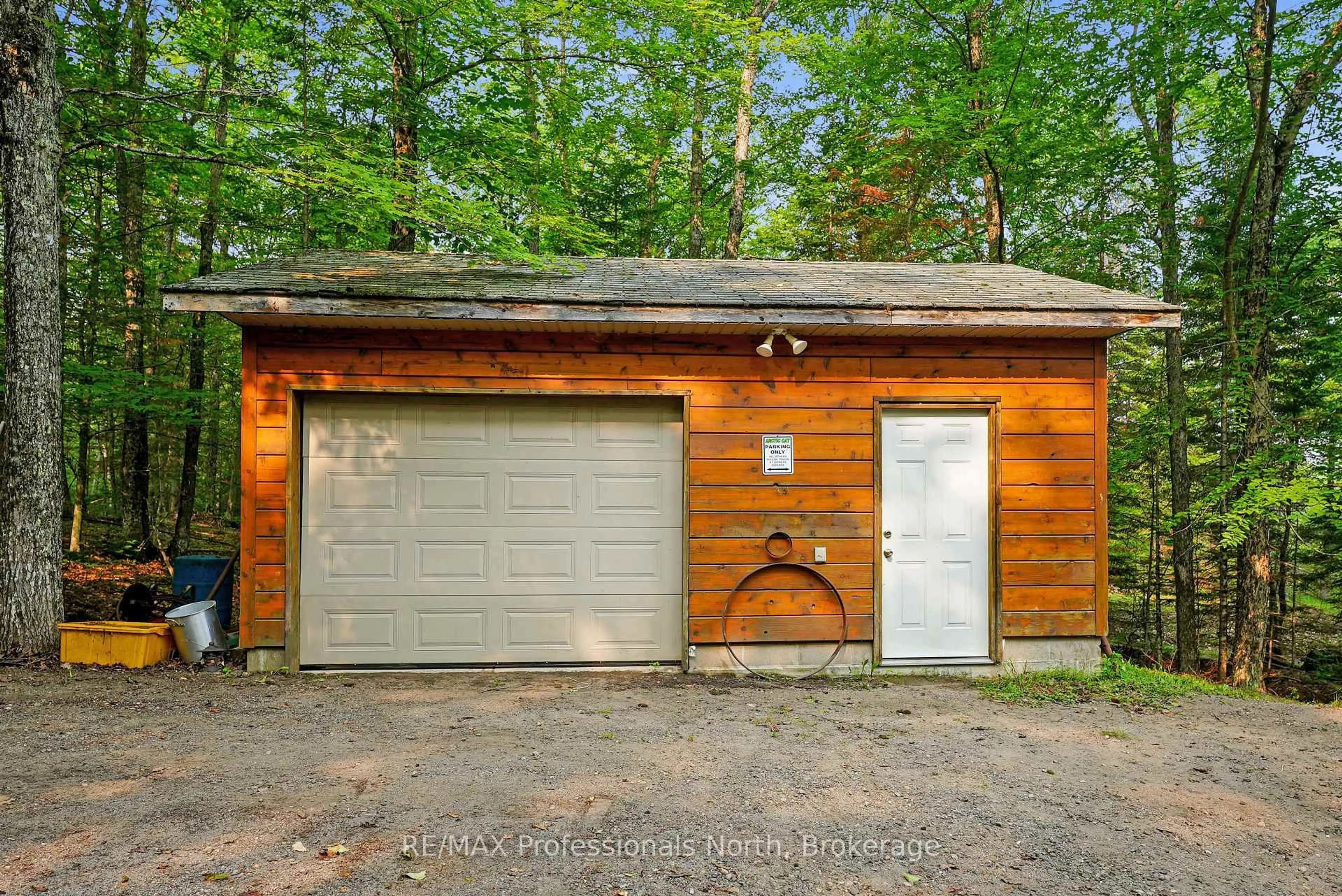 Indoor garage for 1087 Westfall Lane, Highlands East Ontario K0L 2A0