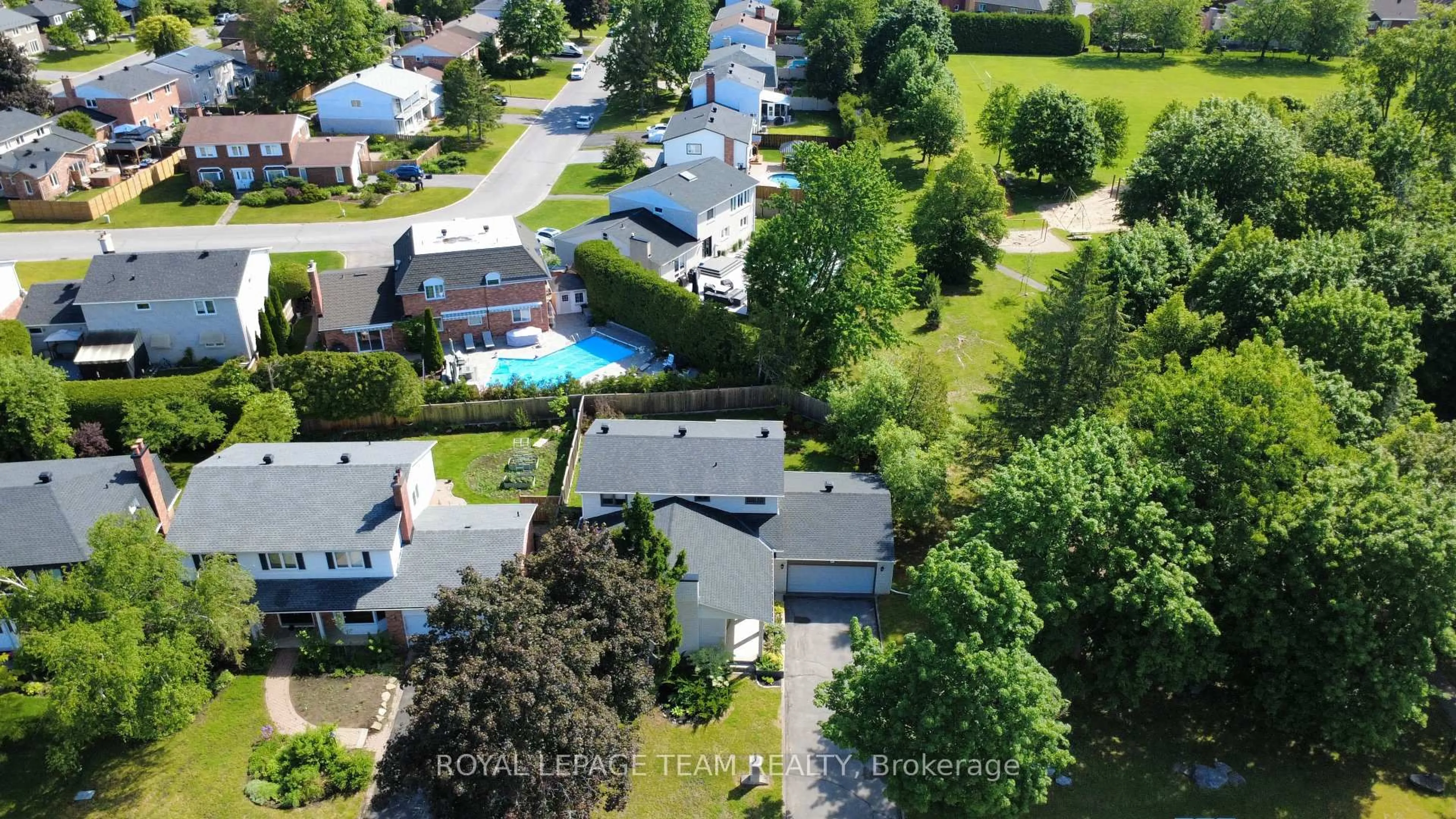 A pic from outside/outdoor area/front of a property/back of a property/a pic from drone, street for 61 Amberwood Cres, Ottawa Ontario K2E 7C2