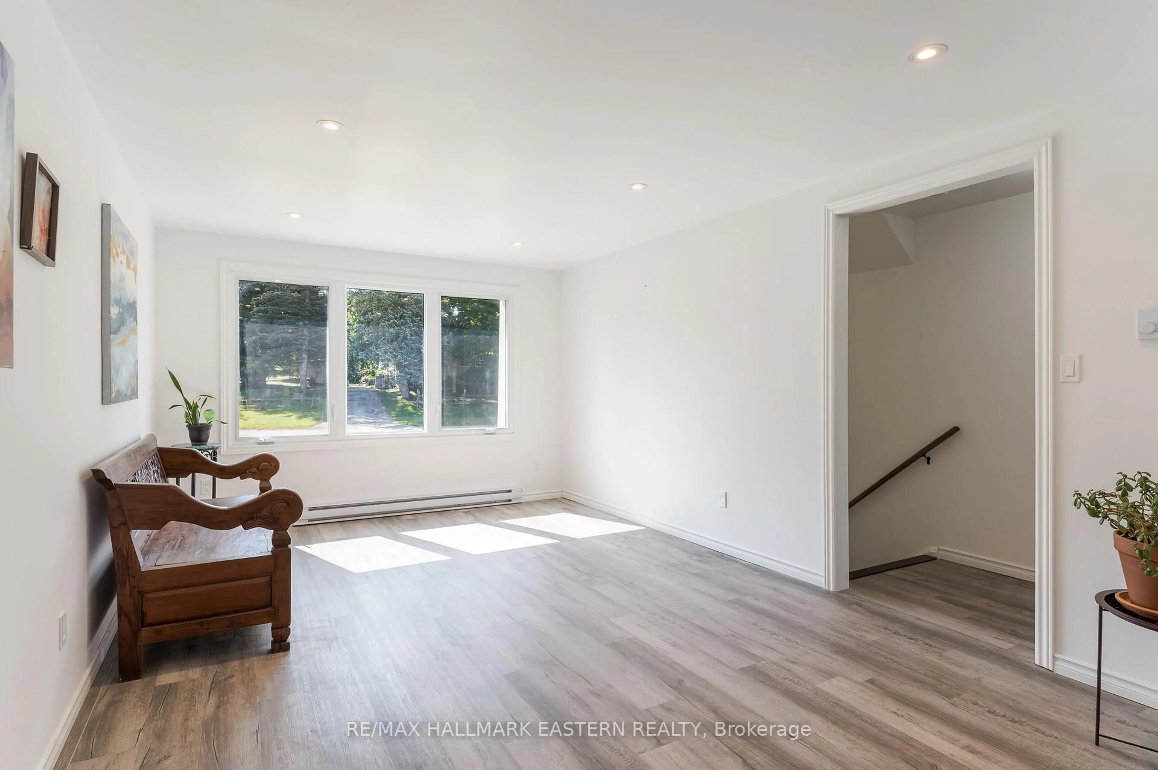 A pic of a room for 210 Maxwell Ave, Peterborough Ontario K9J 1B5