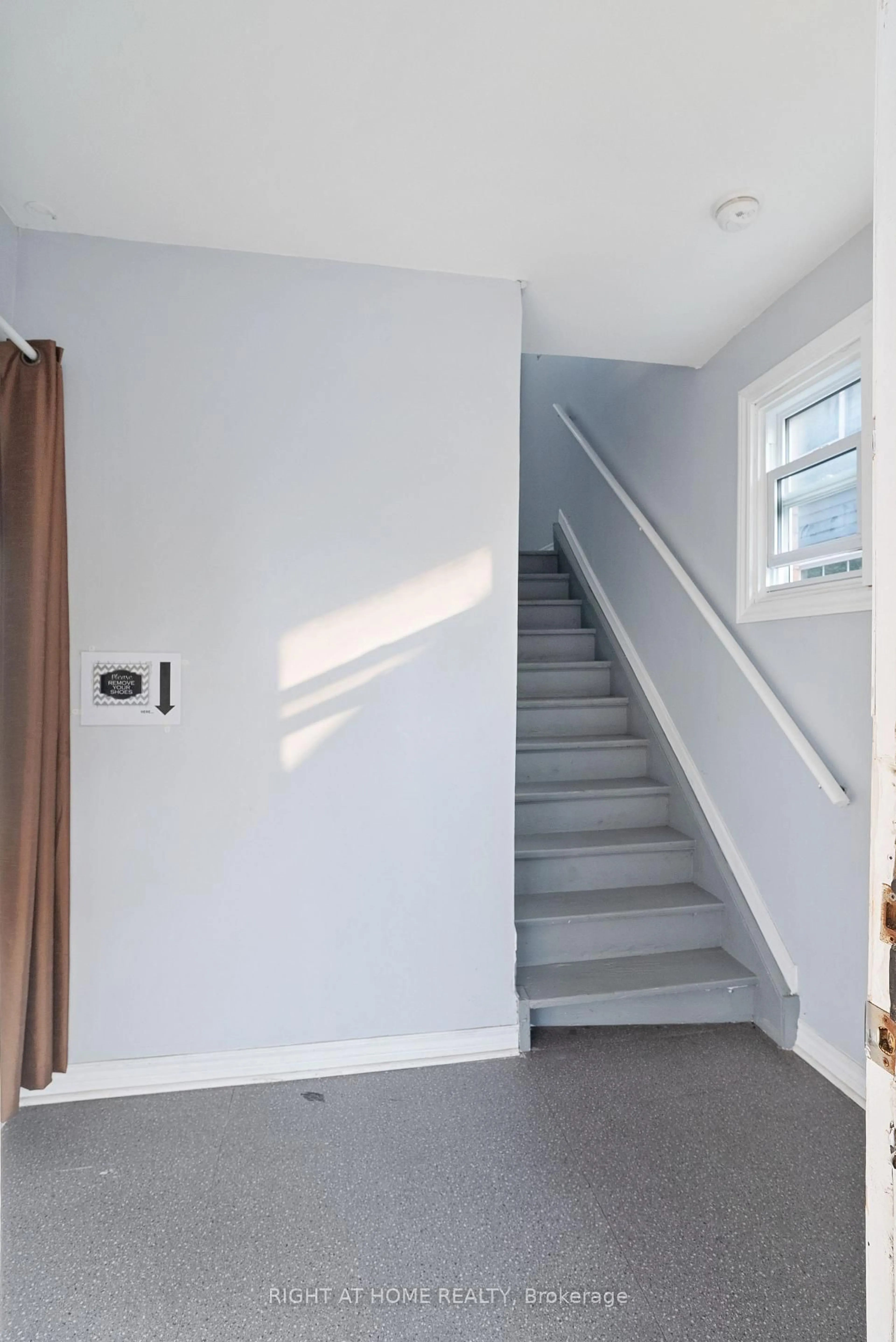 Stairs for 1071.5 Florence St, London East Ontario N5W 2M7