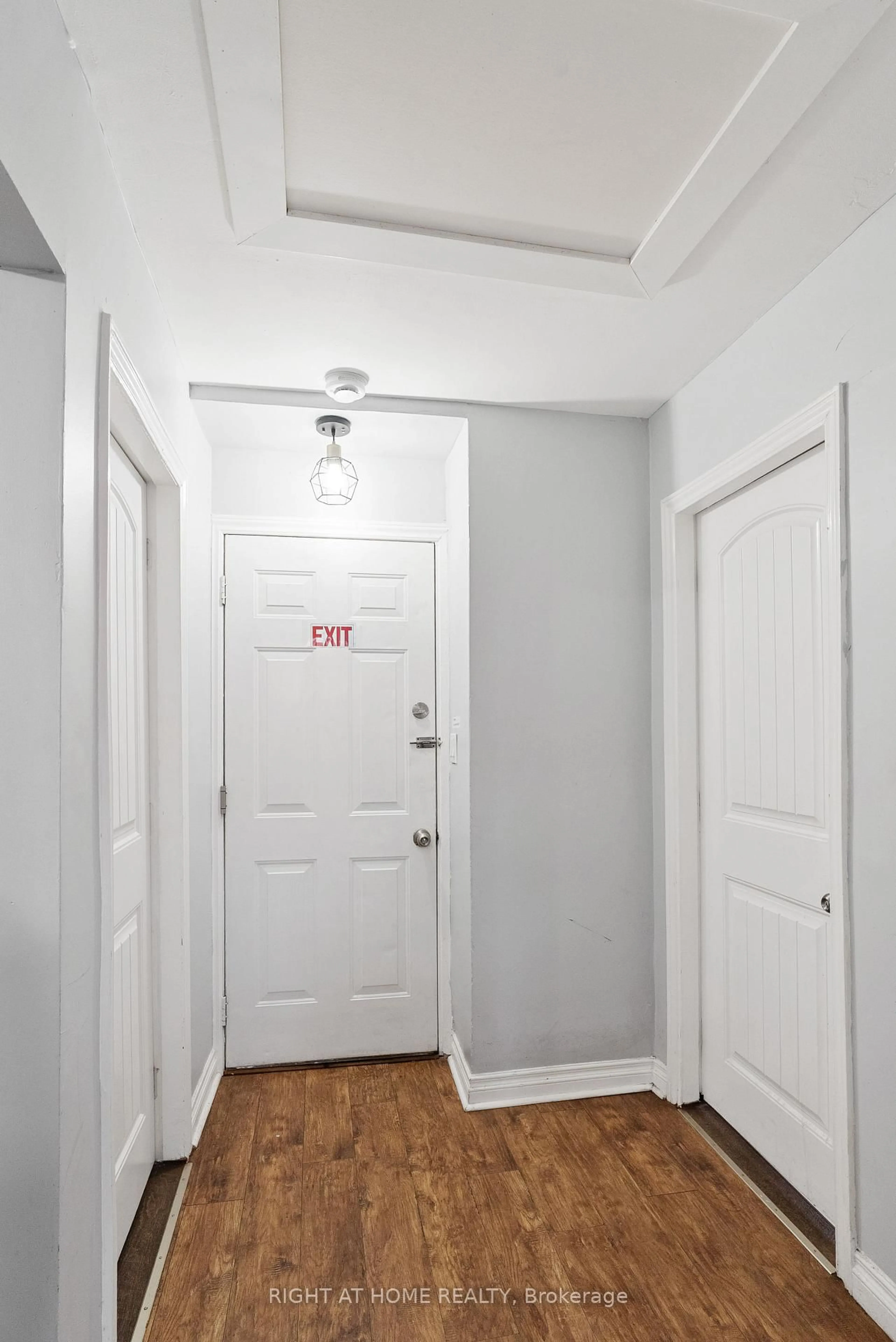 Unknown for 1071.5 Florence St, London East Ontario N5W 2M7