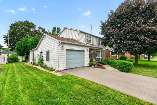 160 Elmwood Dr, Gananoque 2