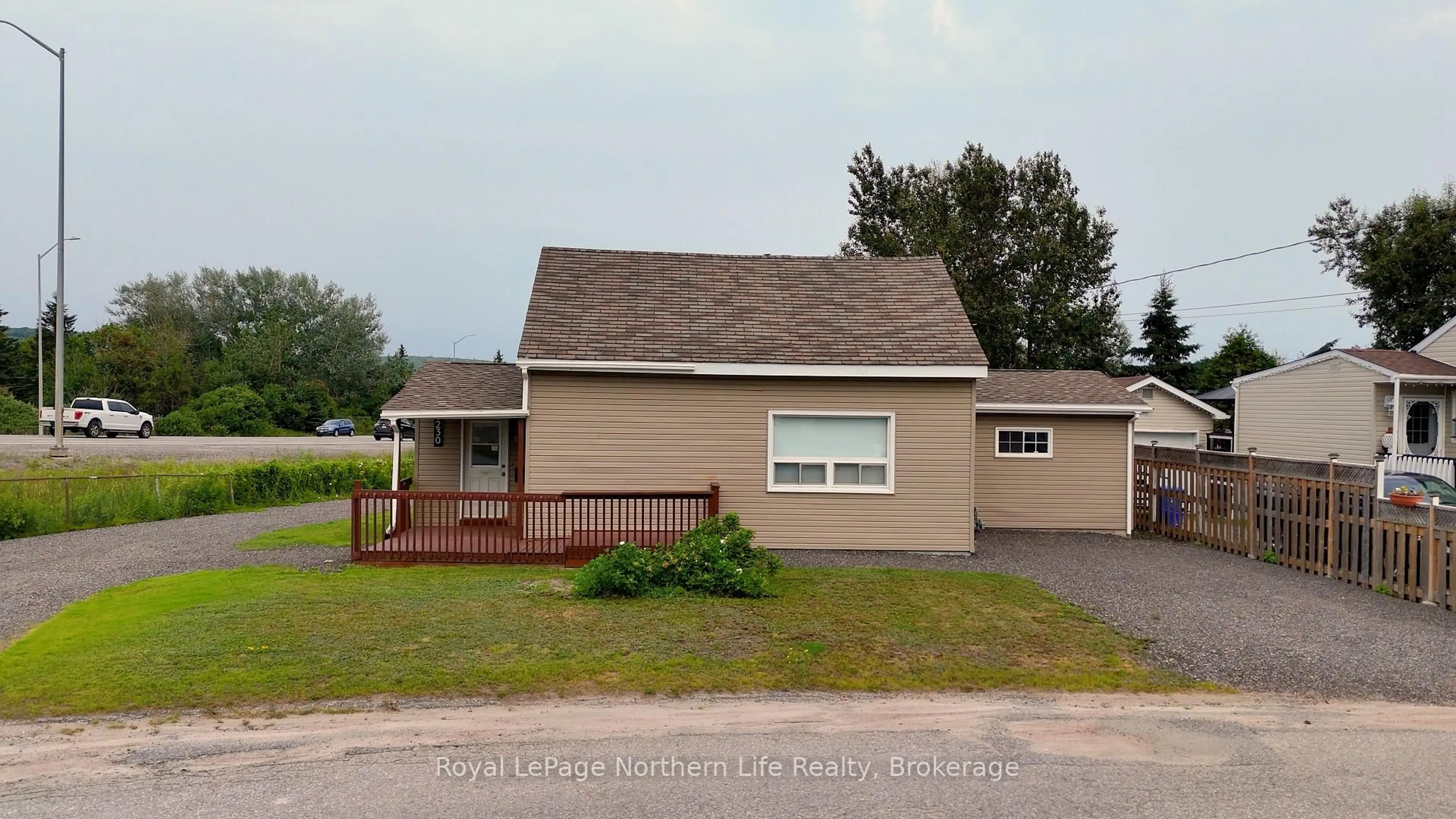 Home with vinyl exterior material, street for 1230 Douglas St, North Bay Ontario P1B 5R1