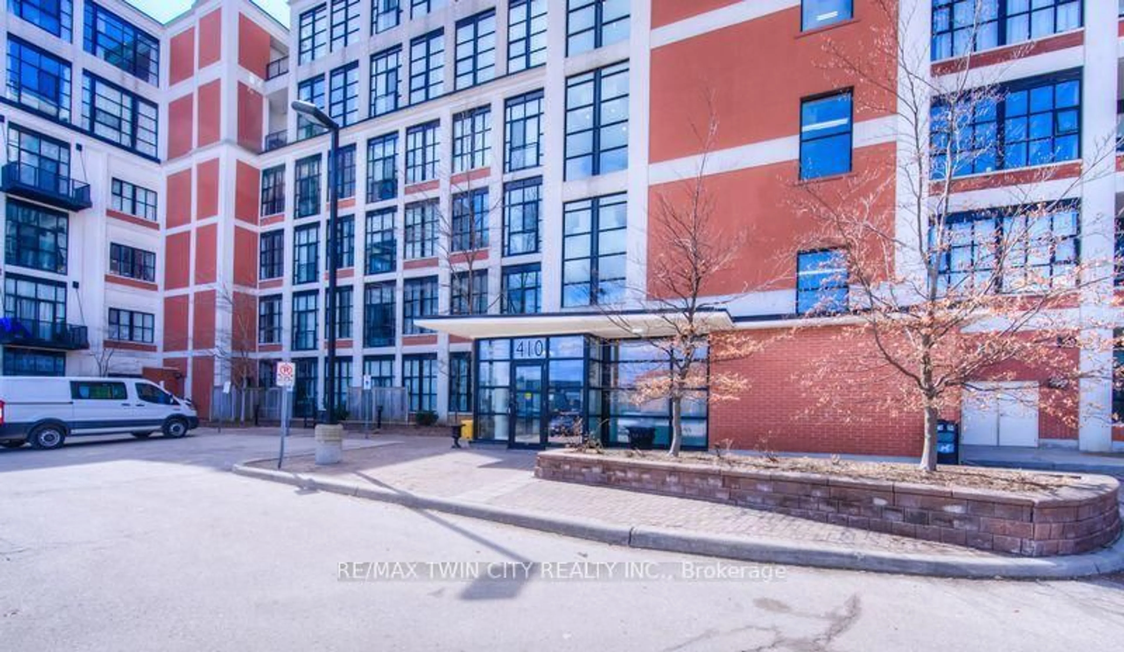 Unknown for 404 King St #405, Waterloo Ontario N2G 2L5