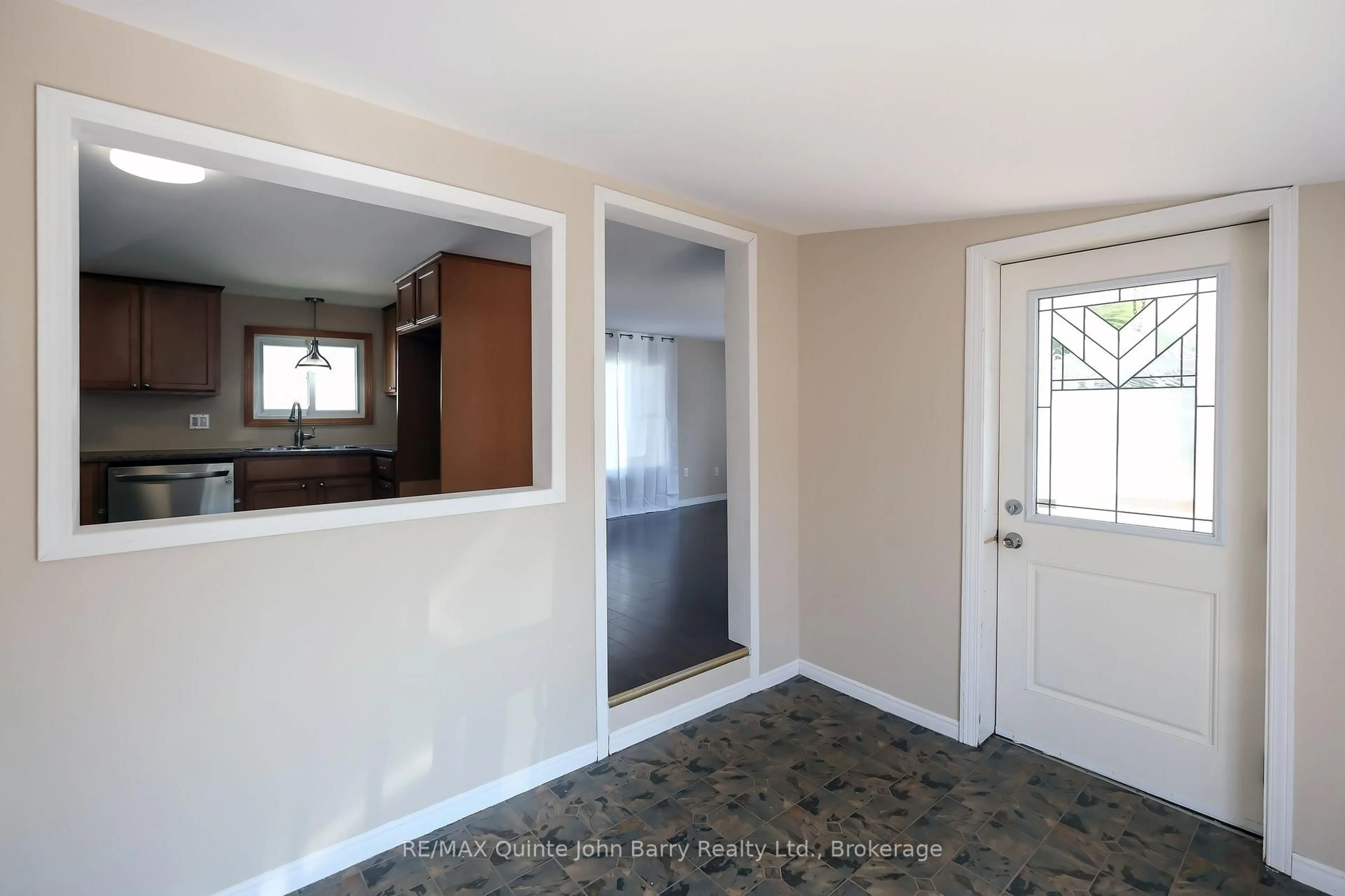 Indoor entryway for 63 Whites Rd #54, Trenton Ontario K8V 5P8