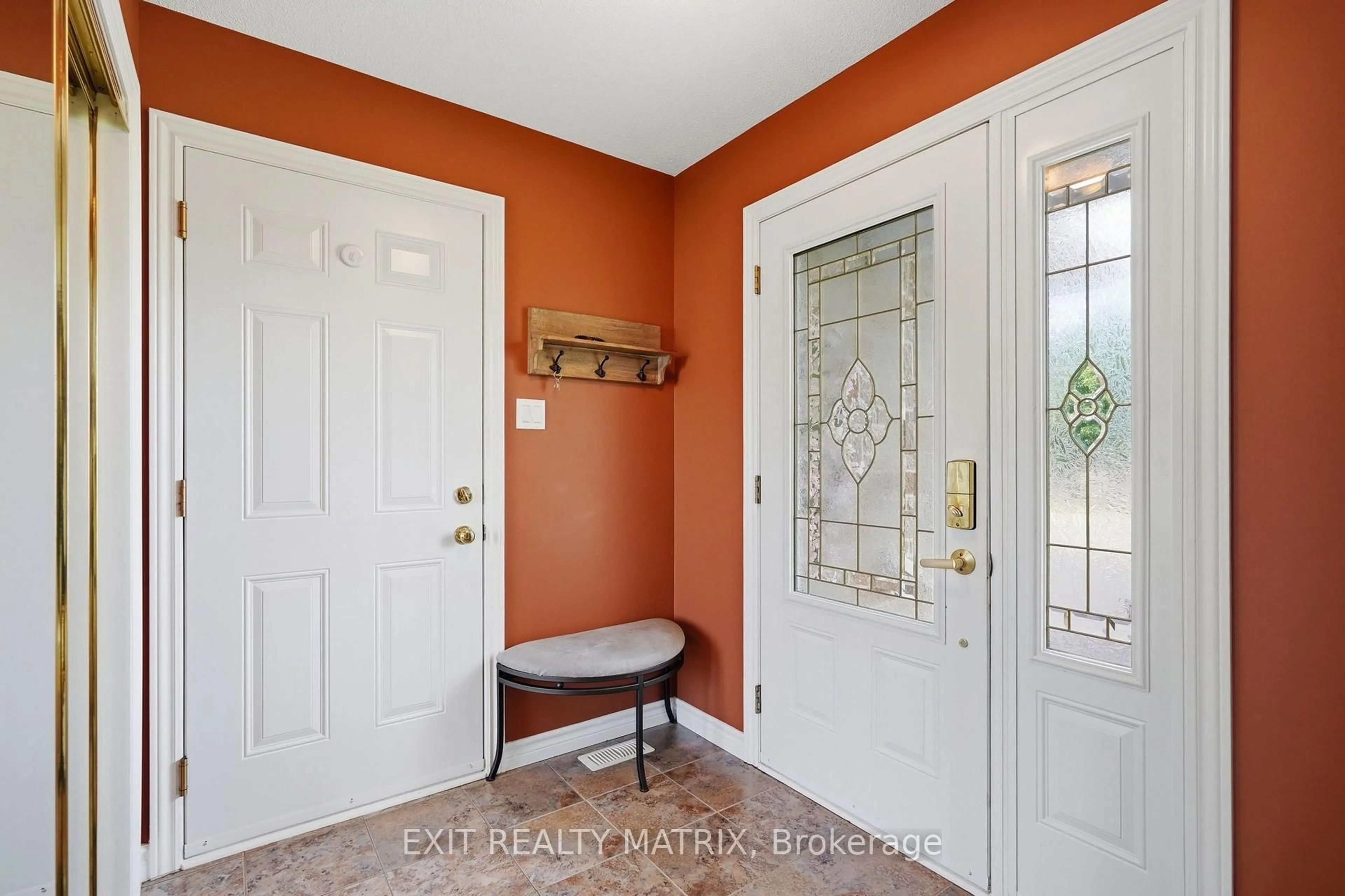 Indoor entryway for 662 Des Erables Prom, Casselman Ontario K0A 1M0