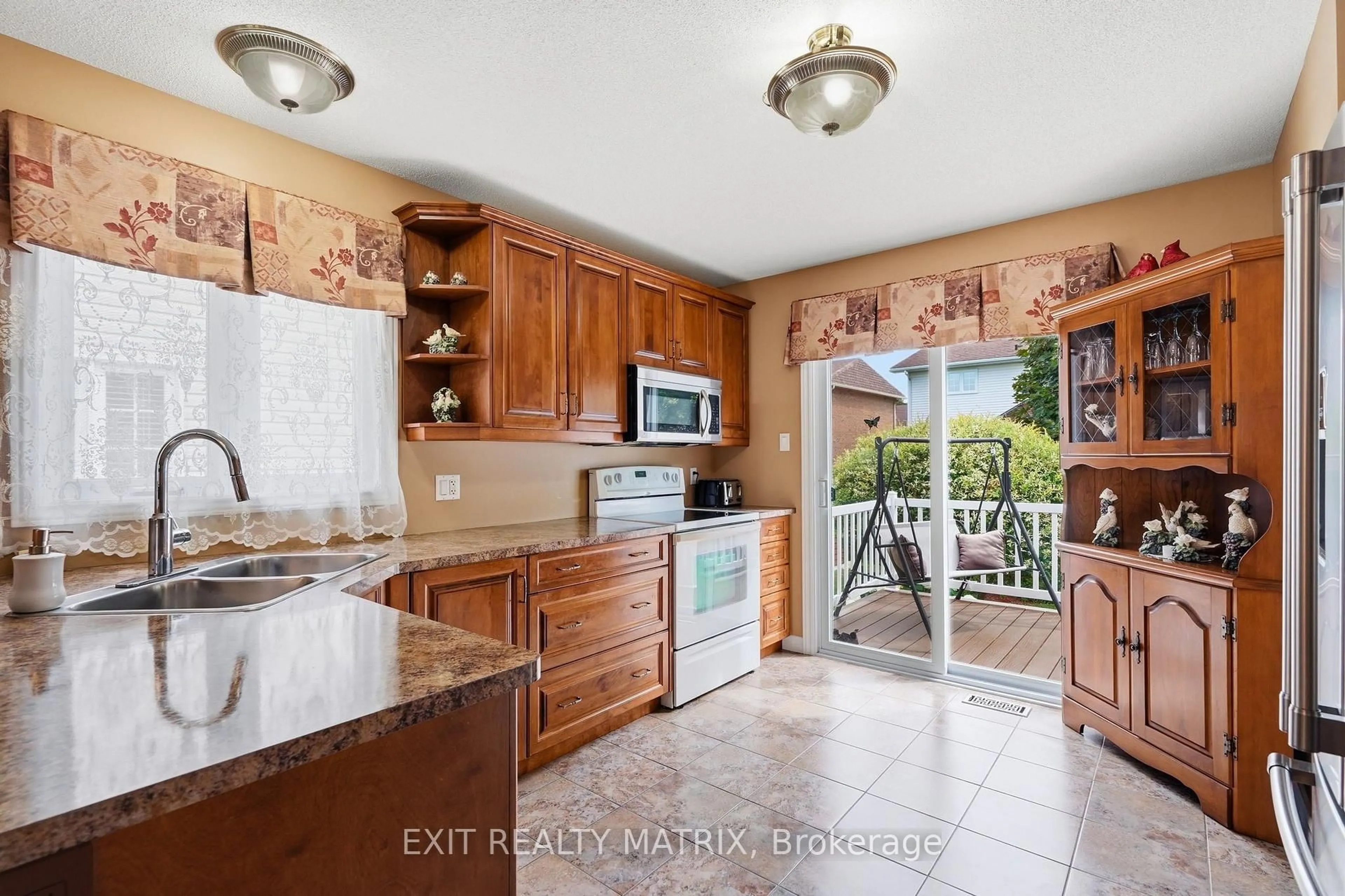 Open concept kitchen, ceramic/tile floor for 662 Des Erables Prom, Casselman Ontario K0A 1M0