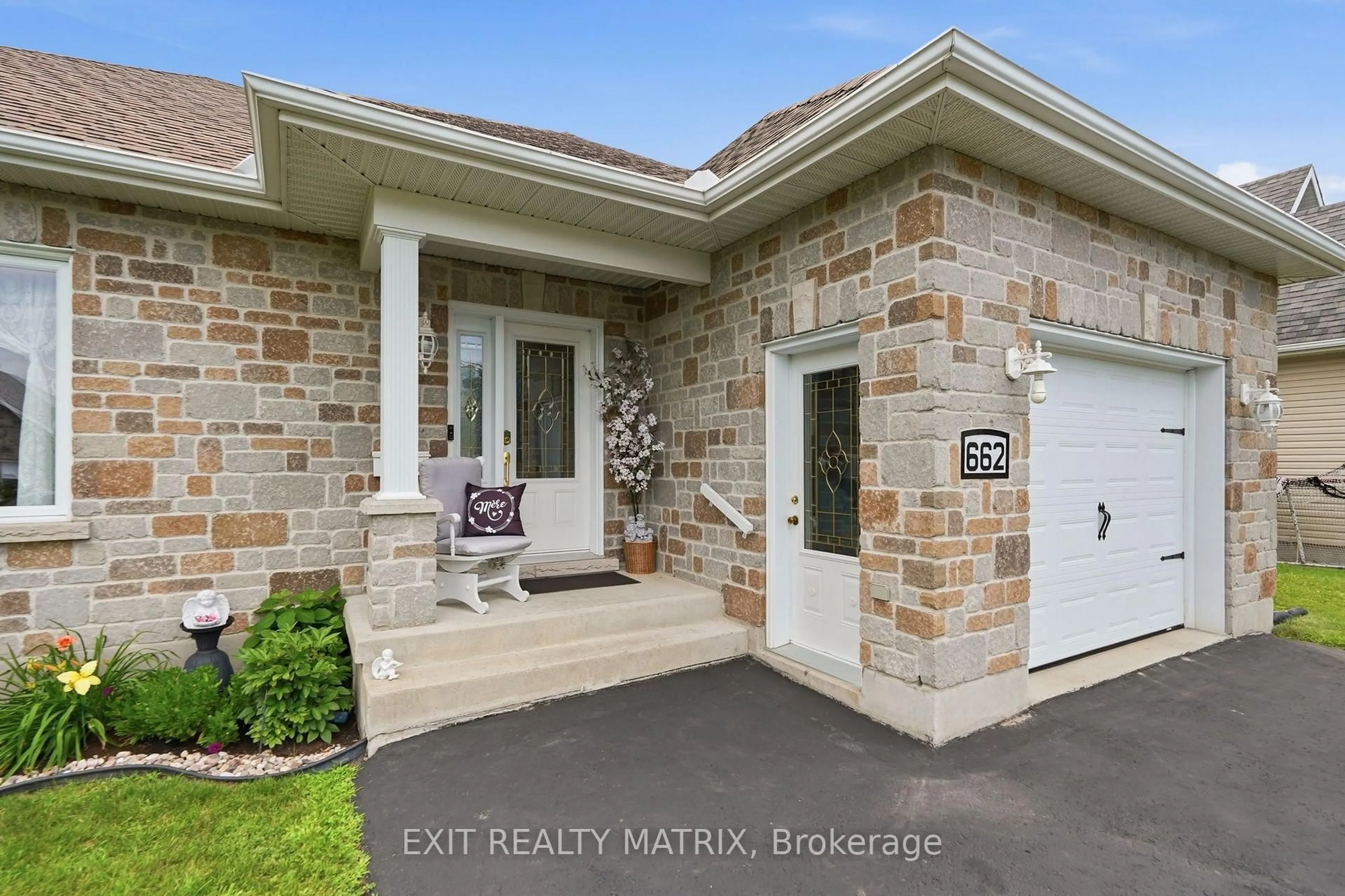 Indoor entryway for 662 Des Erables Prom, Casselman Ontario K0A 1M0