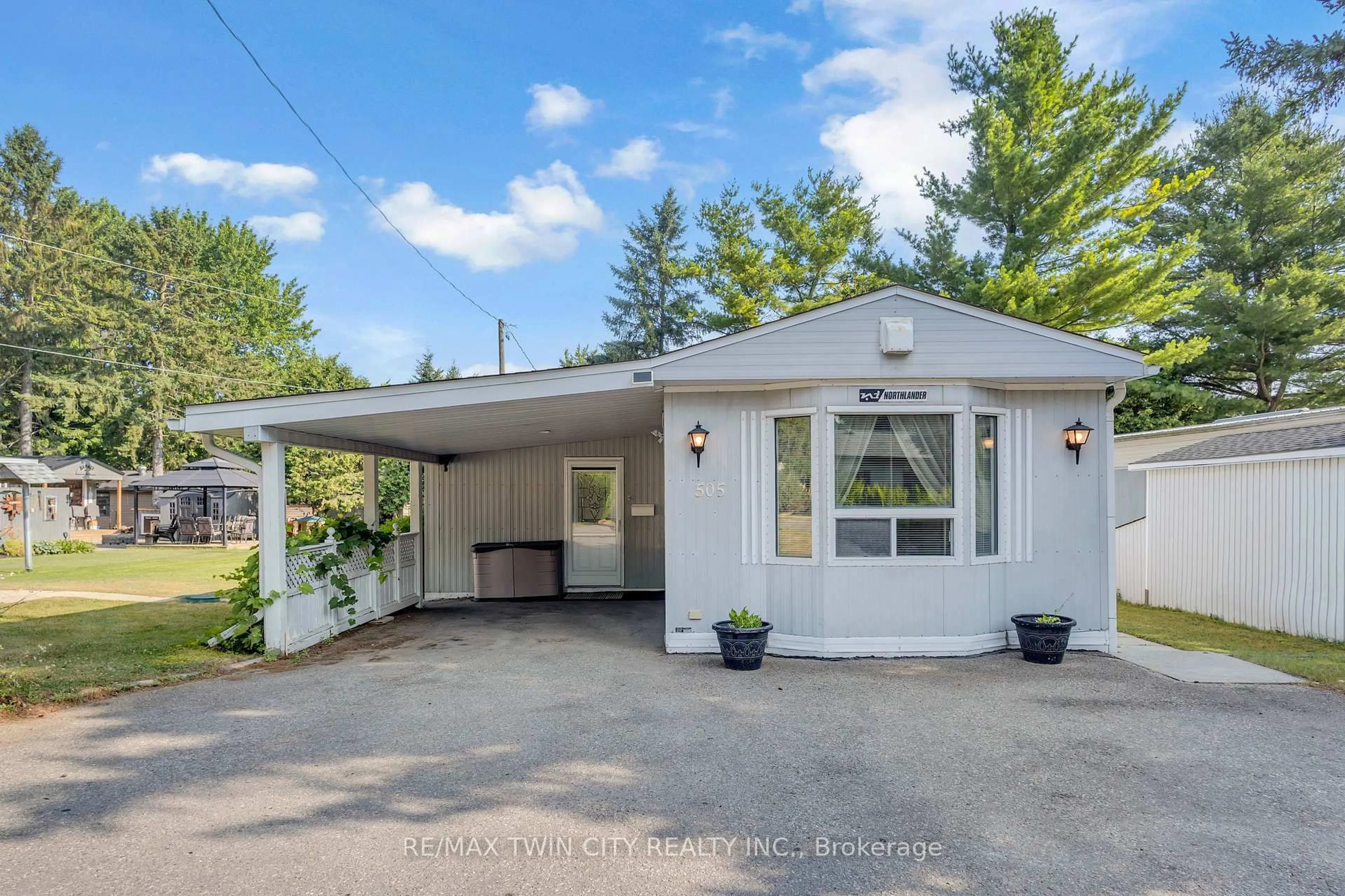 Unknown for 673 Brant Waterloo Rd #505, North Dumfries Ontario N0B 1E0