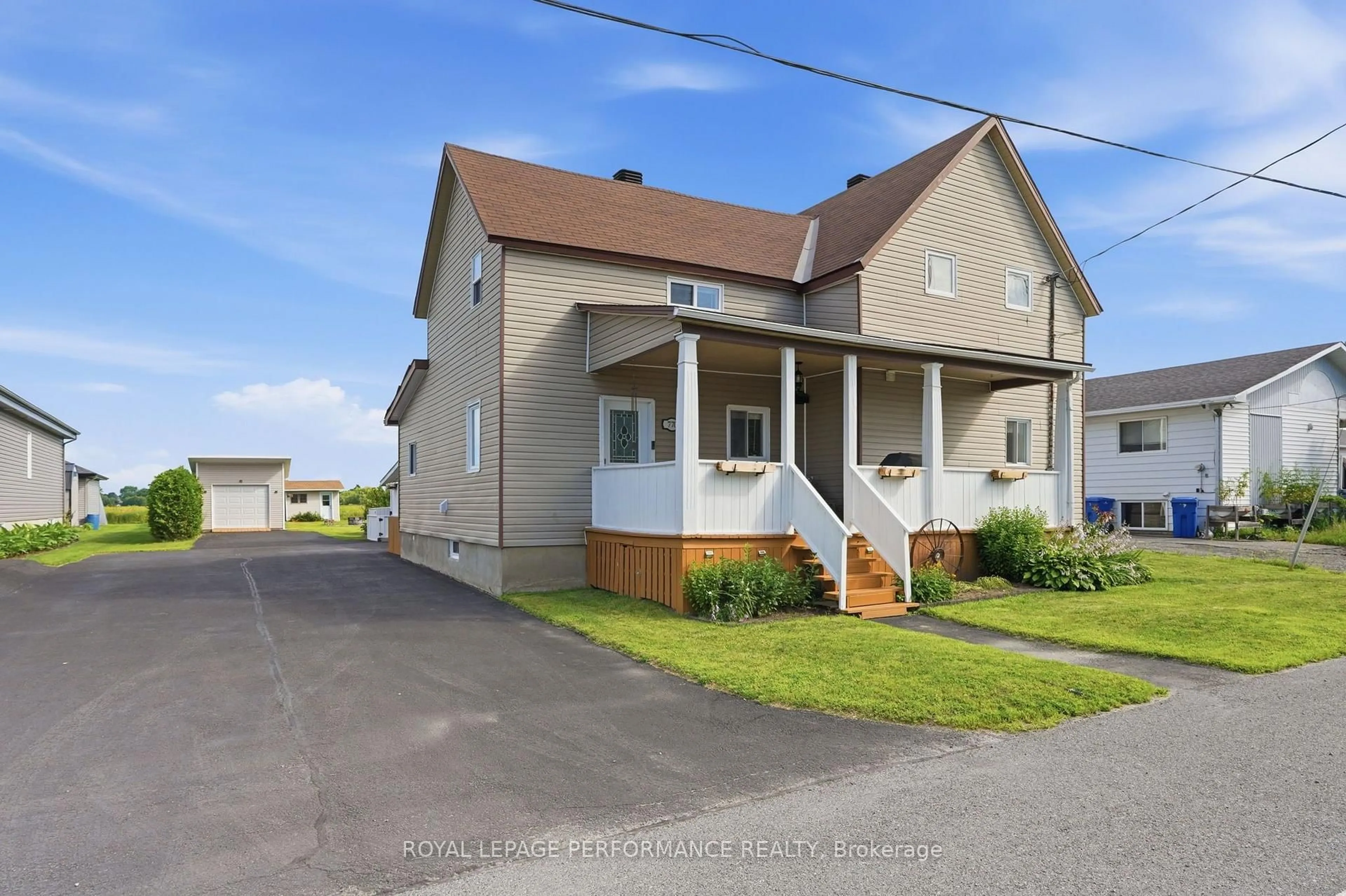 A pic from outside/outdoor area/front of a property/back of a property/a pic from drone, street for 770 Station St, Alfred and Plantagenet Ontario K0B 1L0
