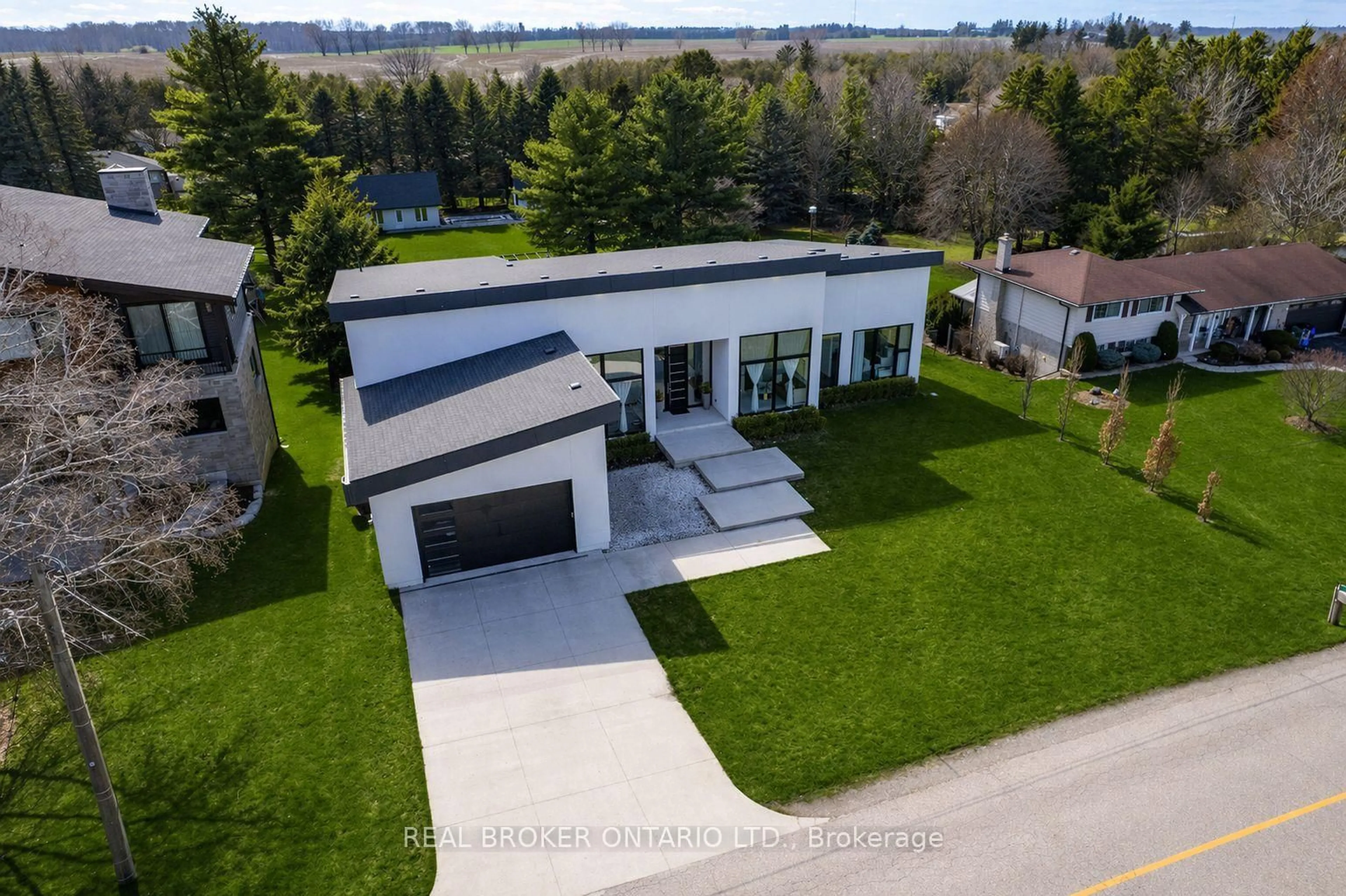 A pic from outside/outdoor area/front of a property/back of a property/a pic from drone, street for 1448 MANNHEIM Rd, Wilmot Ontario N0B 2H0