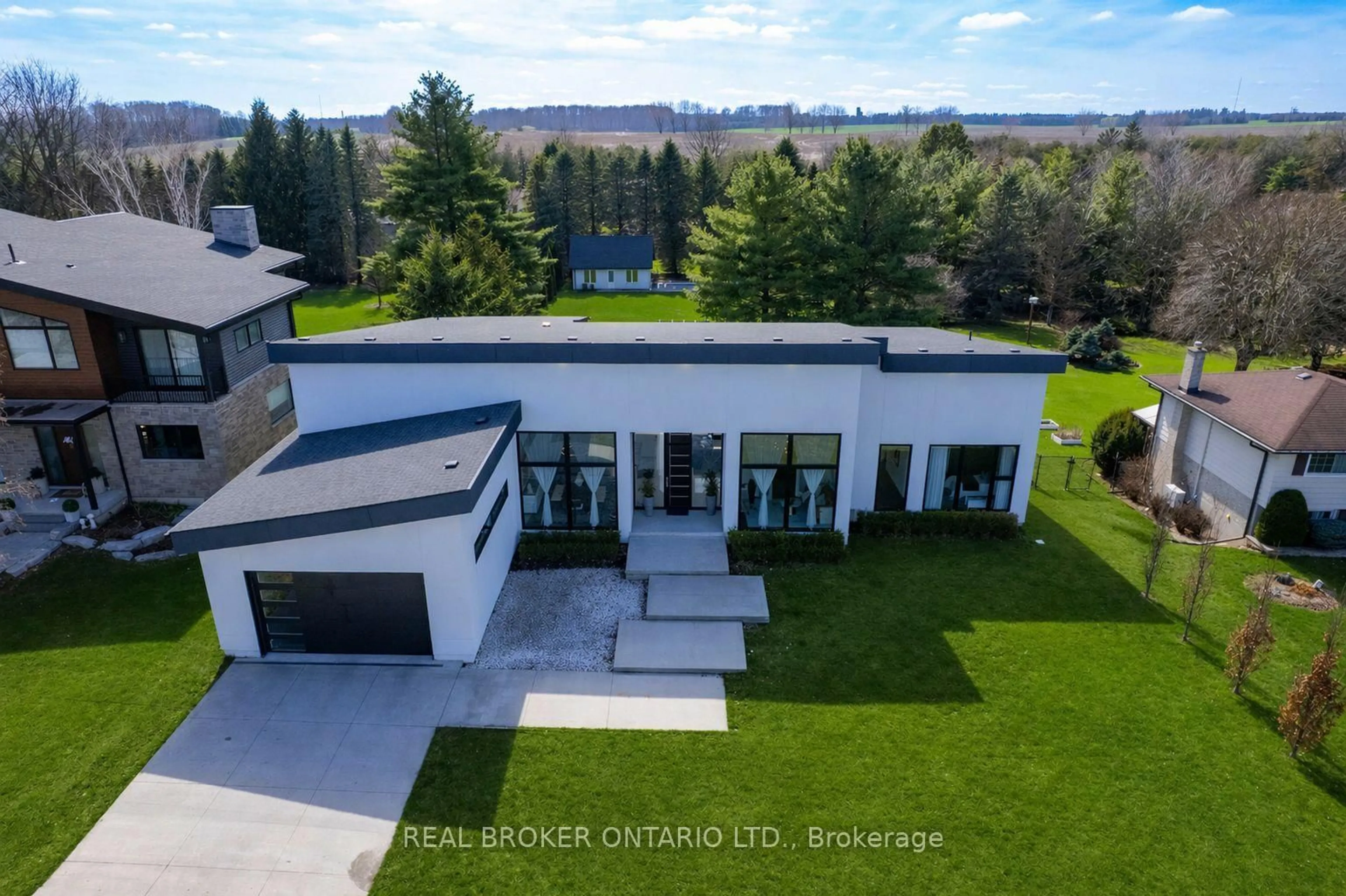 A pic from outside/outdoor area/front of a property/back of a property/a pic from drone, unknown for 1448 MANNHEIM Rd, Wilmot Ontario N0B 2H0