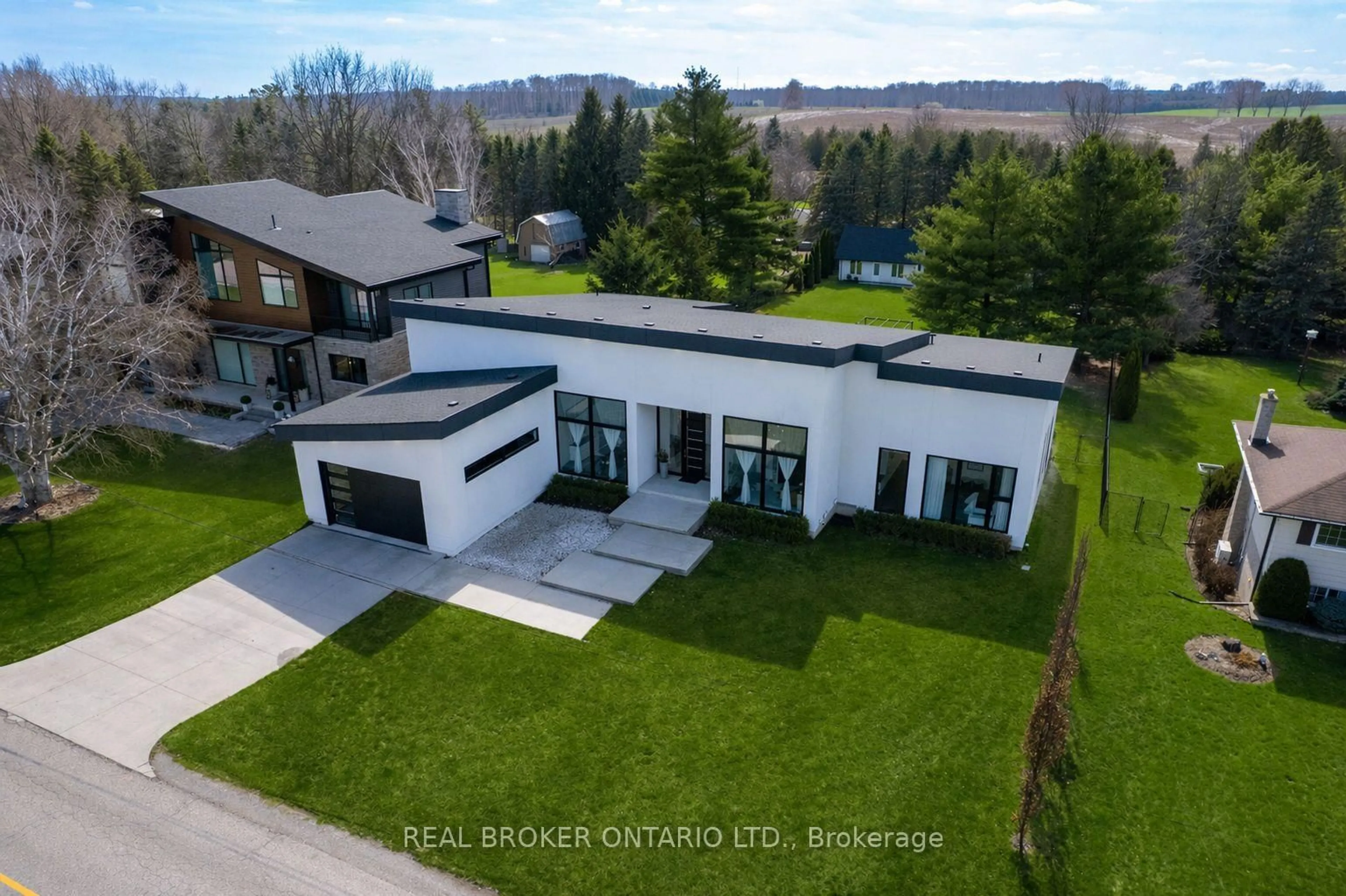 A pic from outside/outdoor area/front of a property/back of a property/a pic from drone, unknown for 1448 MANNHEIM Rd, Wilmot Ontario N0B 2H0