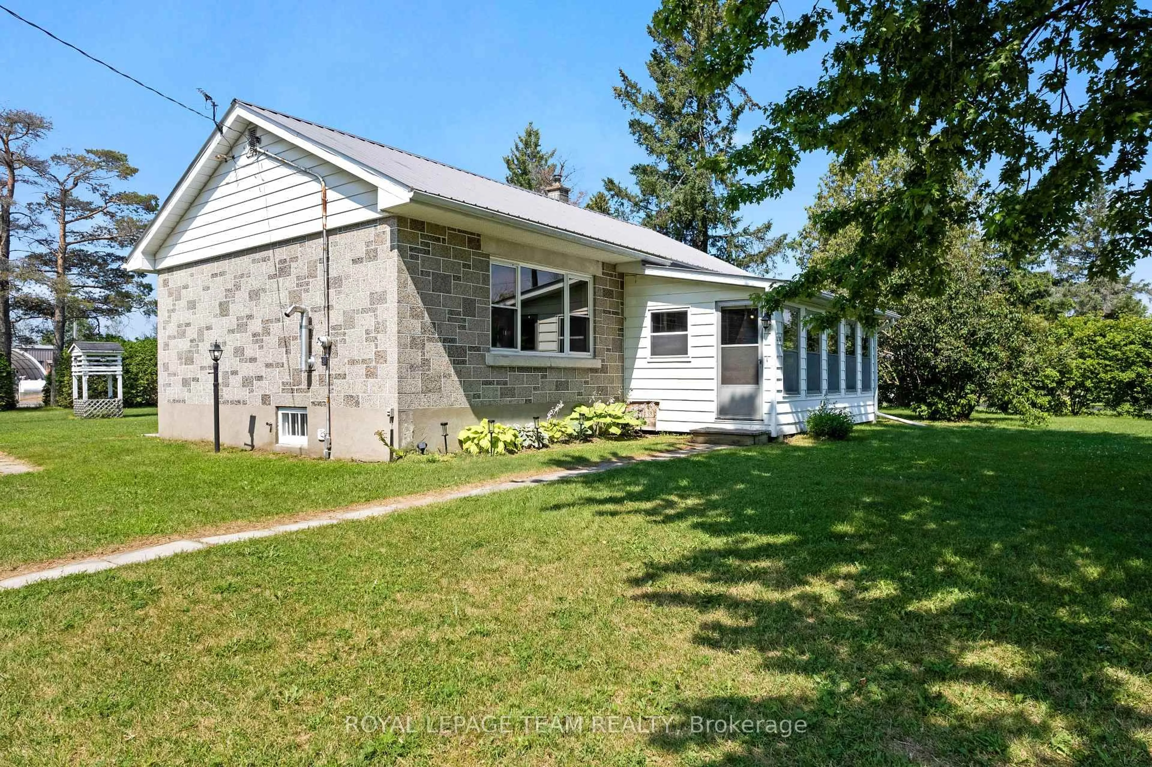 A pic from outside/outdoor area/front of a property/back of a property/a pic from drone, street for 396 Townline Rd, North Grenville Ontario K0G 1J0