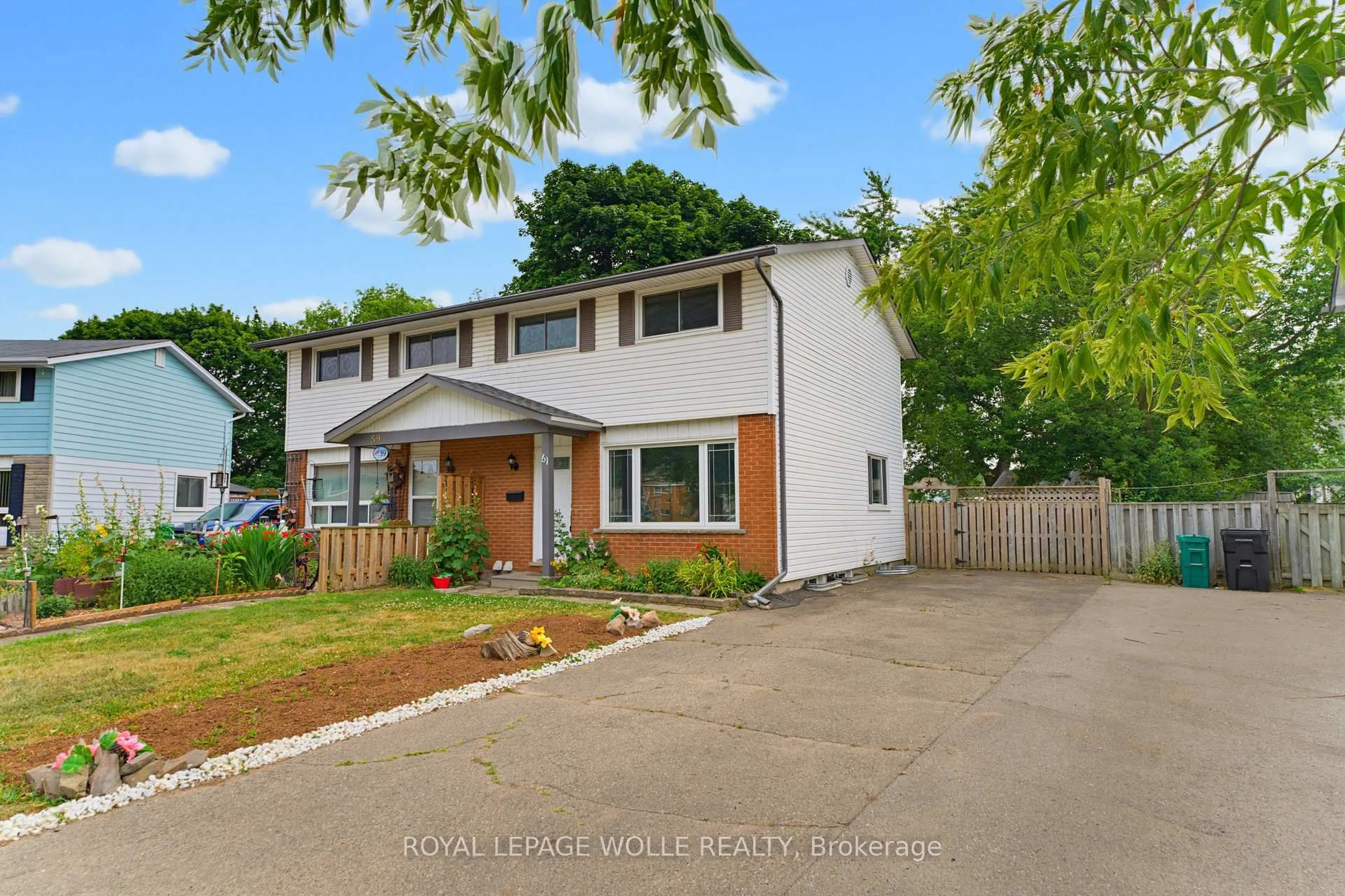 A pic from outside/outdoor area/front of a property/back of a property/a pic from drone, street for 61 Balfour Cres, Kitchener Ontario N2C 1Z6