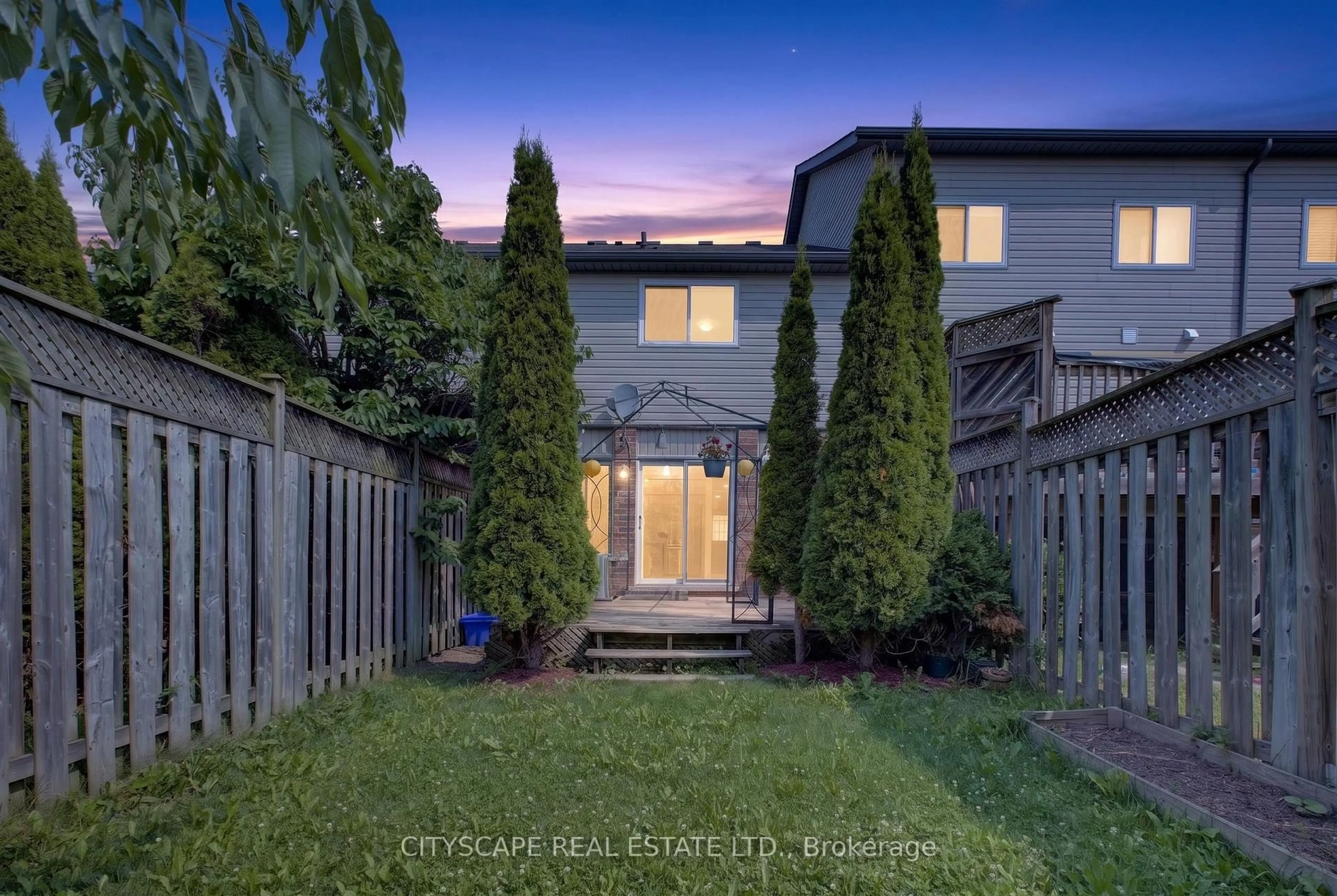 A pic from outside/outdoor area/front of a property/back of a property/a pic from drone, street for 244 Sophia Cres, Kitchener Ontario N2R 1X8