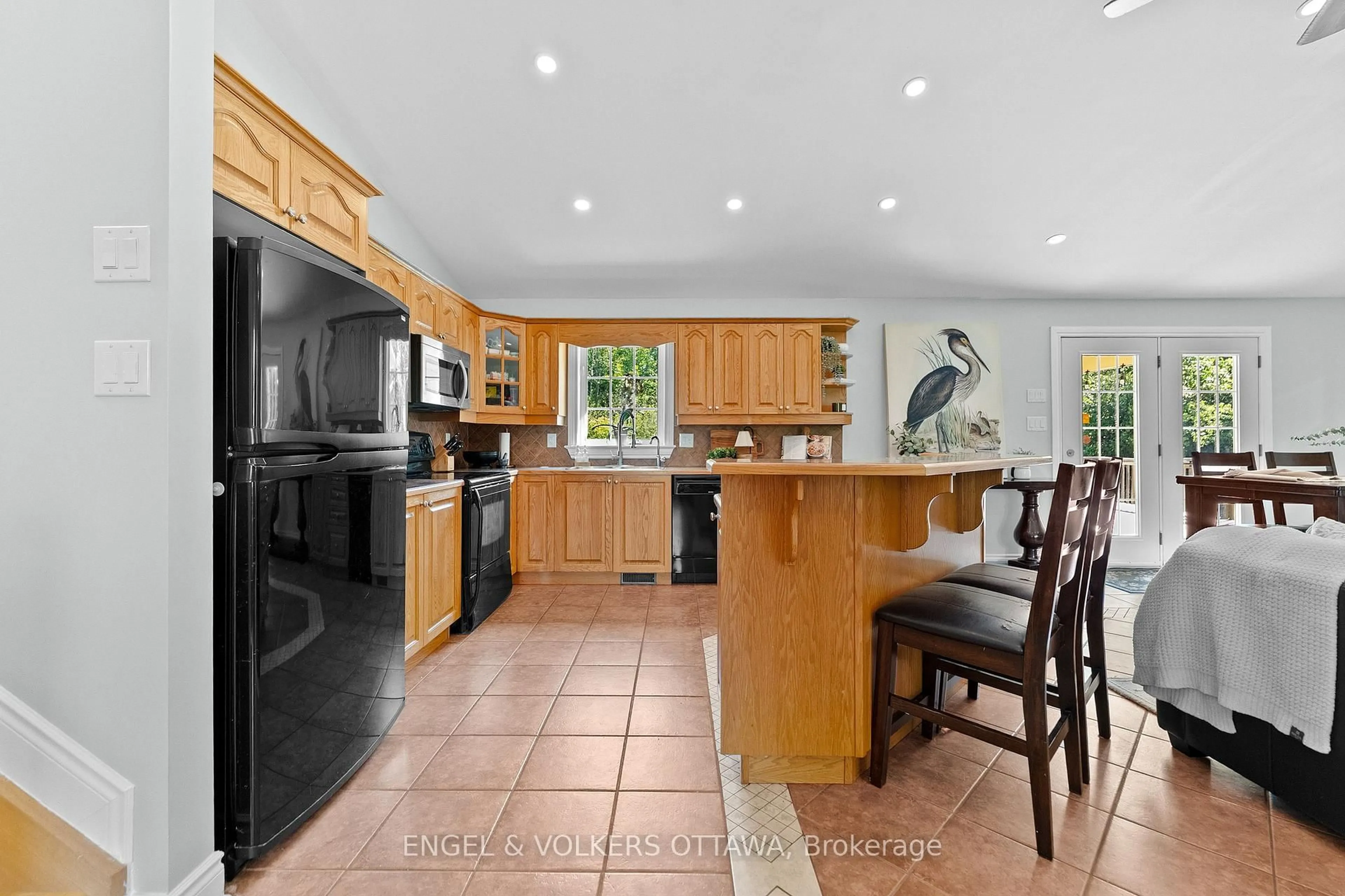 Open concept kitchen, ceramic/tile floor for 7005 Millar Rd, Edwardsburgh/Cardinal Ontario K0E 1X0