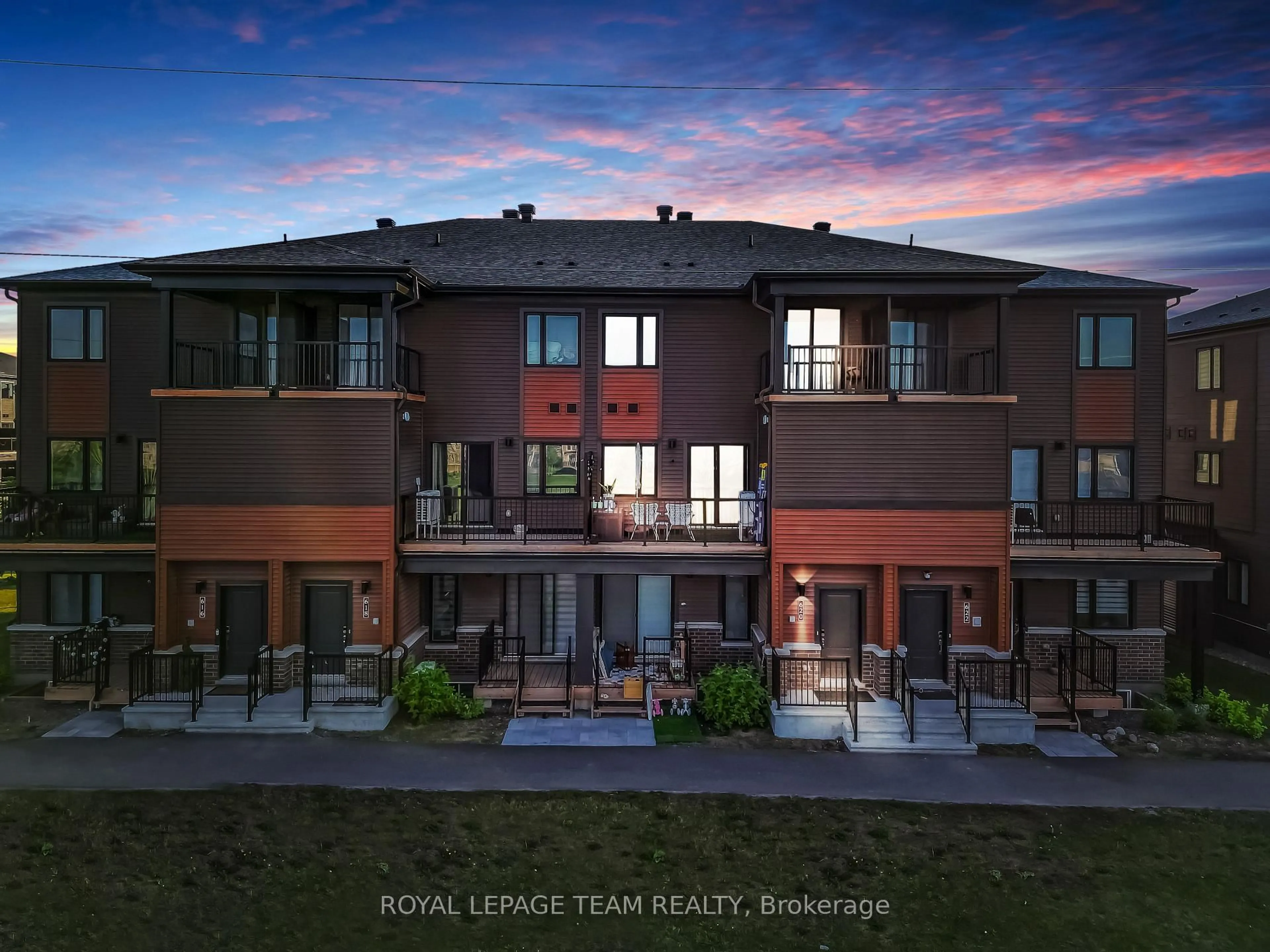 A pic from outside/outdoor area/front of a property/back of a property/a pic from drone, building for 620 Parnian Private, Ottawa Ontario K2J 7K6