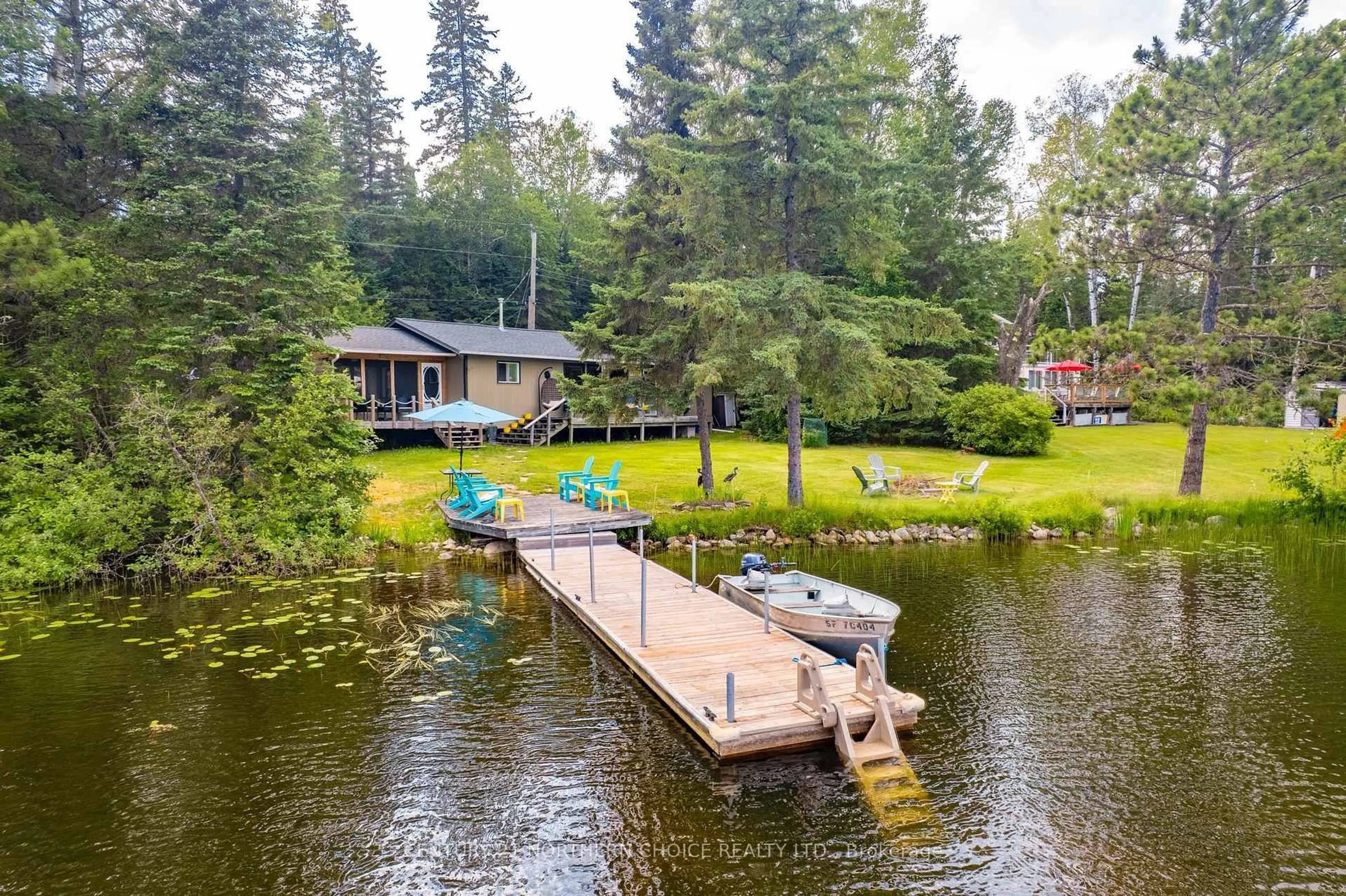 A pic from outside/outdoor area/front of a property/back of a property/a pic from drone, water/lake/river/ocean view for 33B Peninsula Drive, Kenora Remote Area Ontario P0X 1C0
