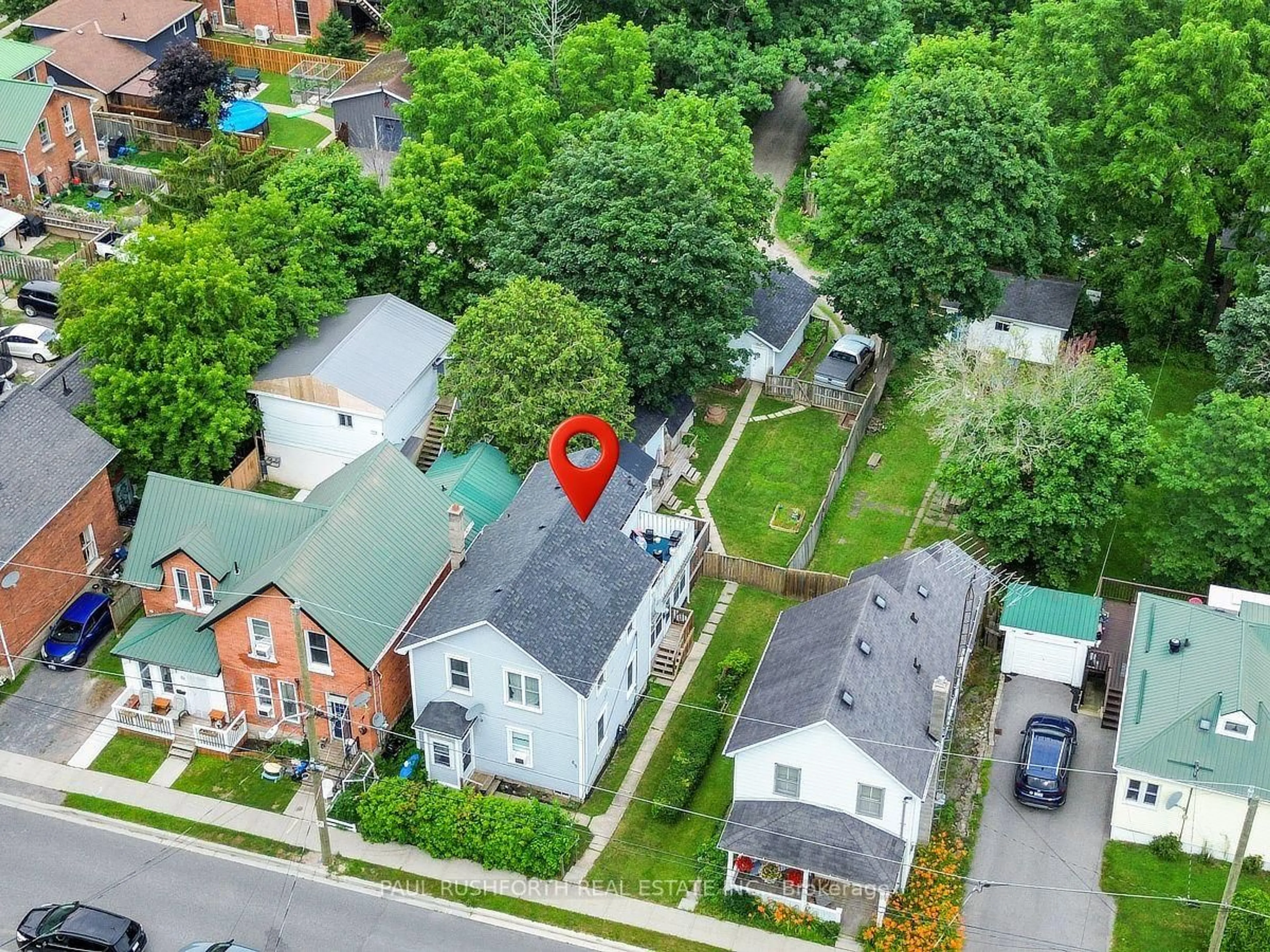 A pic from outside/outdoor area/front of a property/back of a property/a pic from drone, street for 65 Hickory St, Gananoque Ontario K7G 2P6