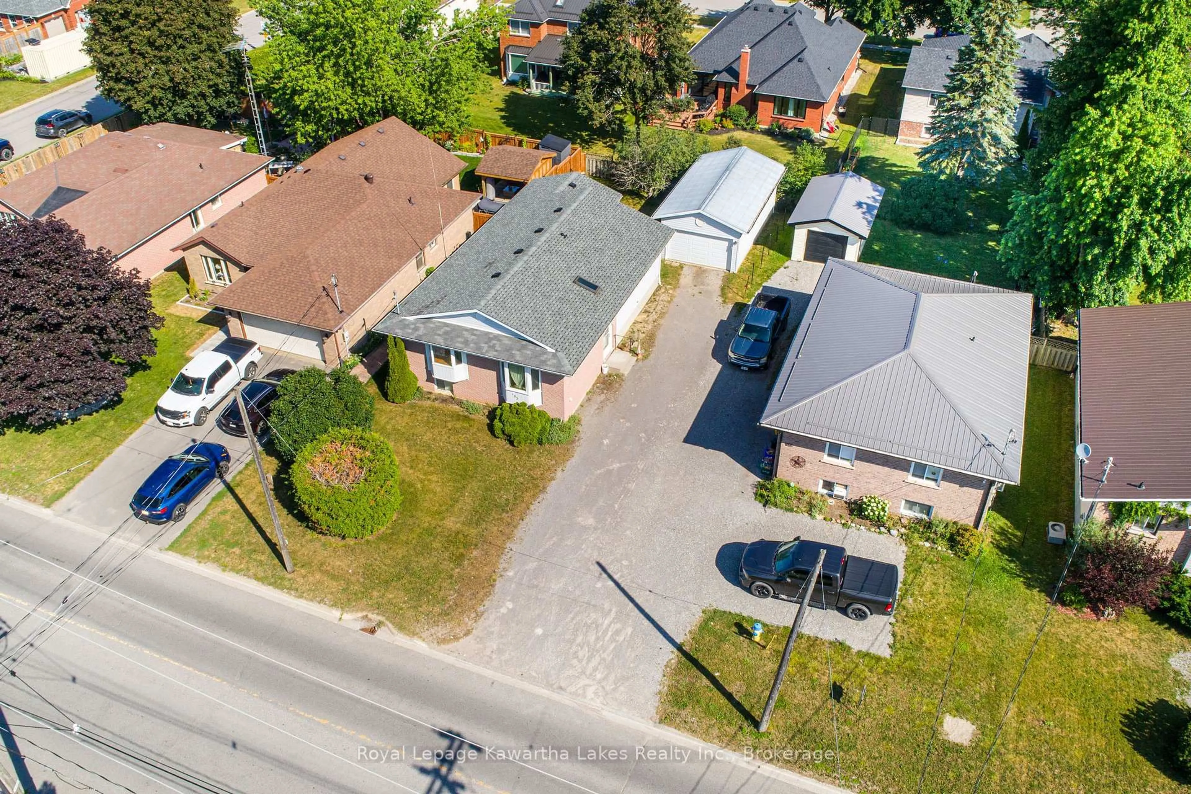 A pic from outside/outdoor area/front of a property/back of a property/a pic from drone, street for 182 Colborne St, Kawartha Lakes Ontario K9V 6A1